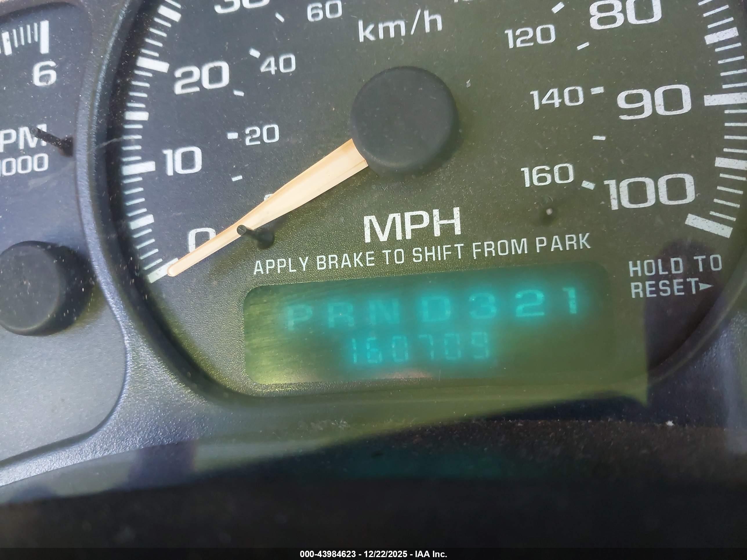 CHEVROLET SILVERADO image 7