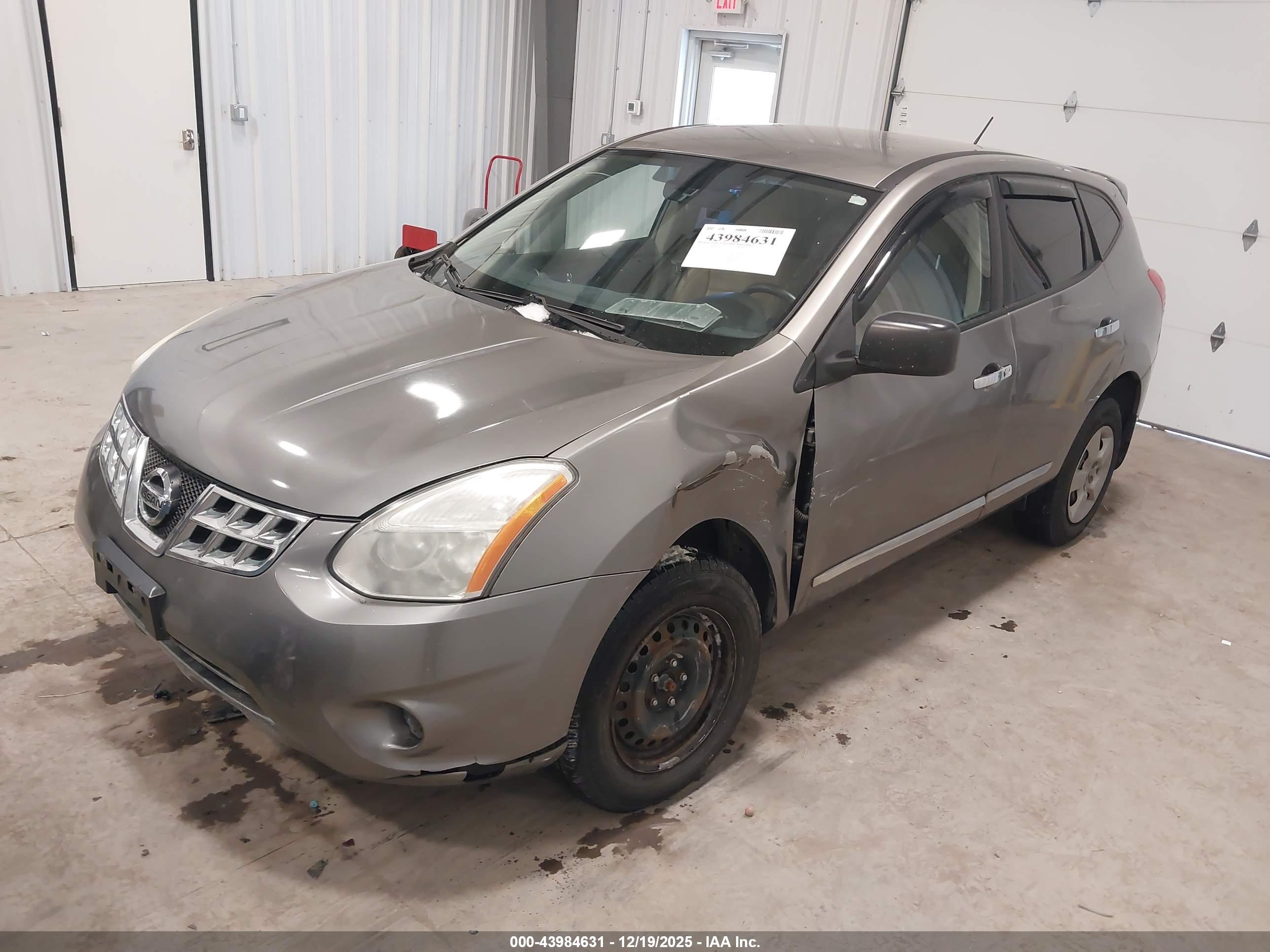 NISSAN ROGUE image 2
