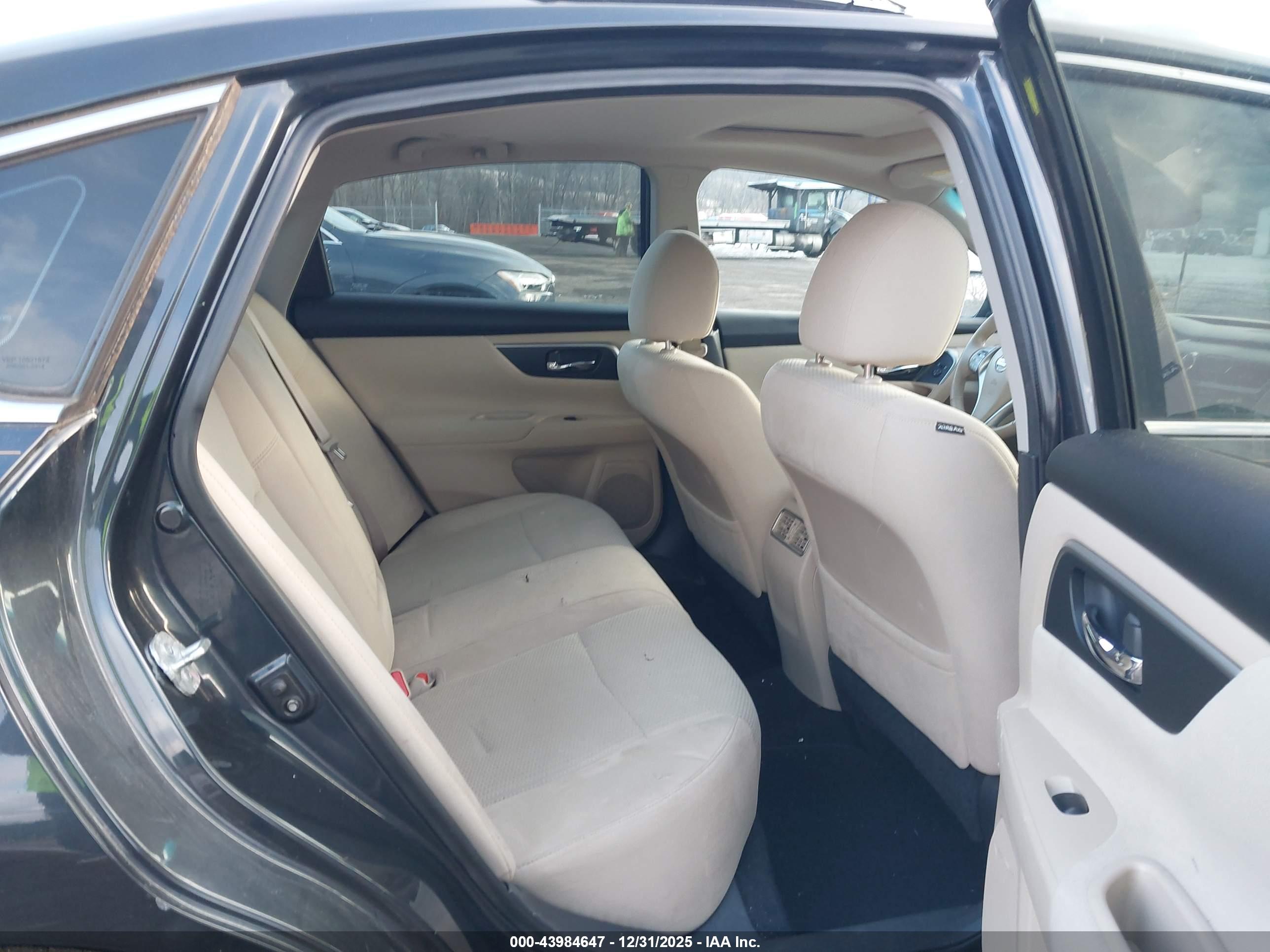NISSAN ALTIMA image 8