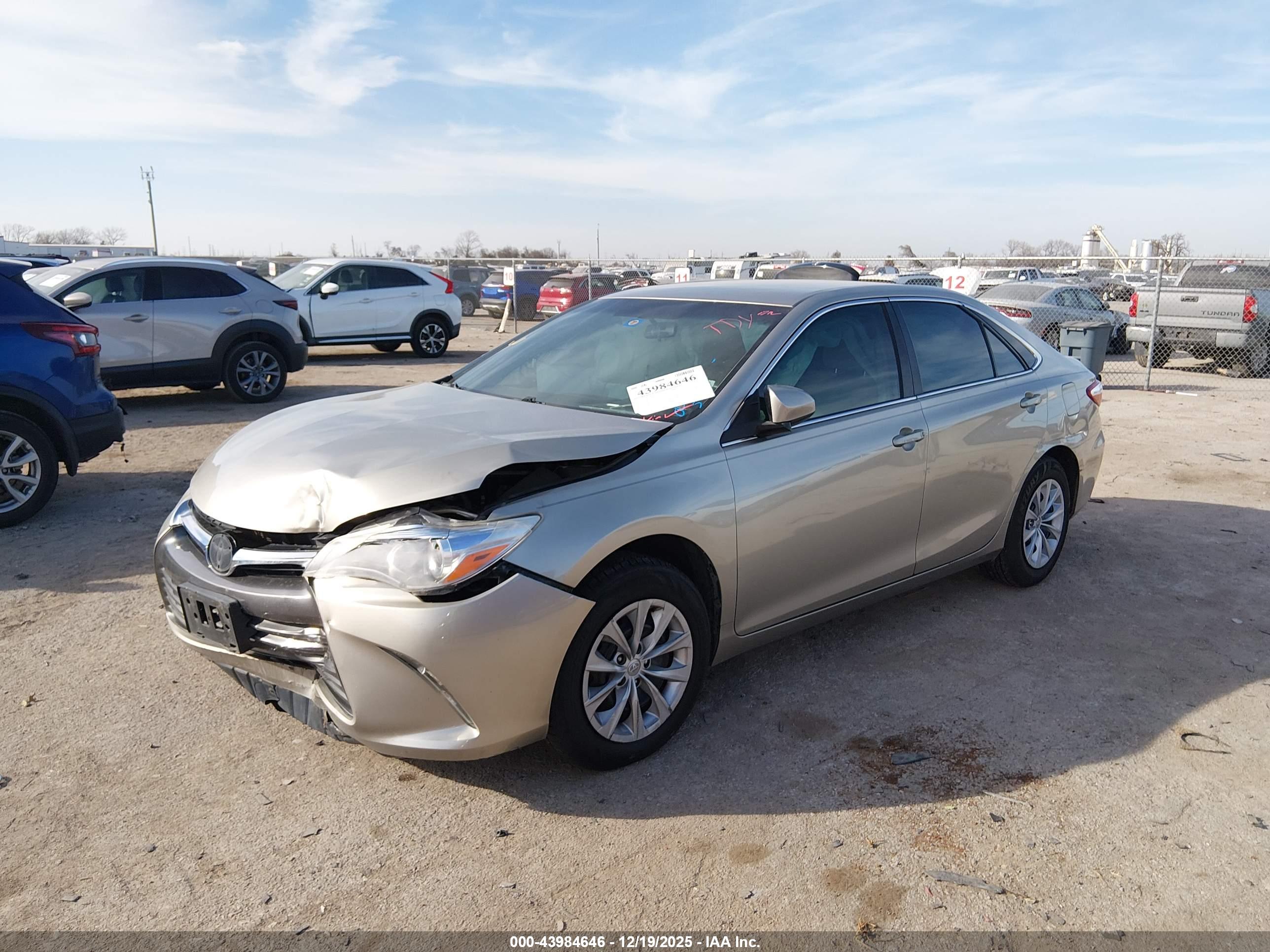 TOYOTA CAMRY image 2