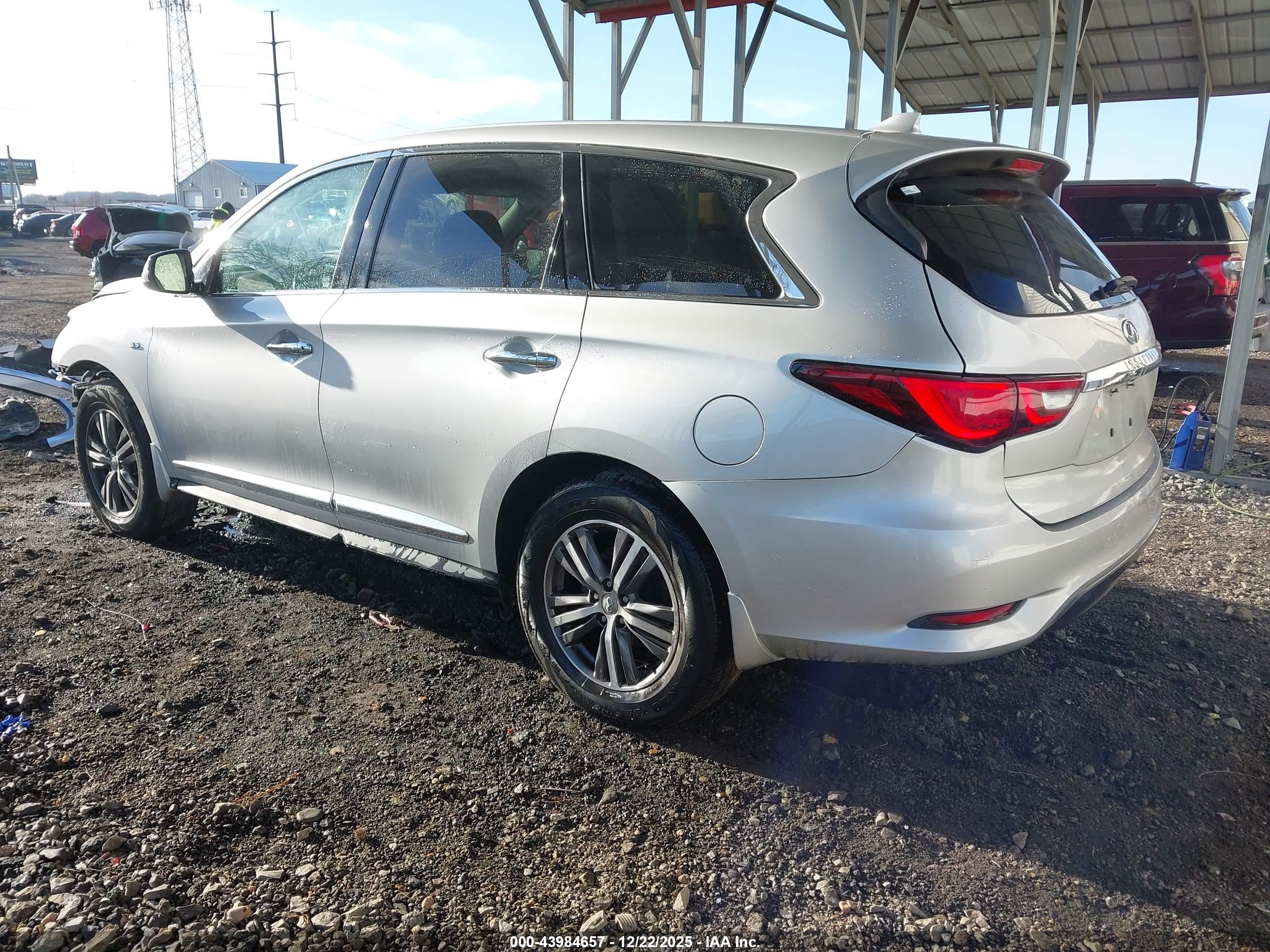 INFINITI QX60 image 3