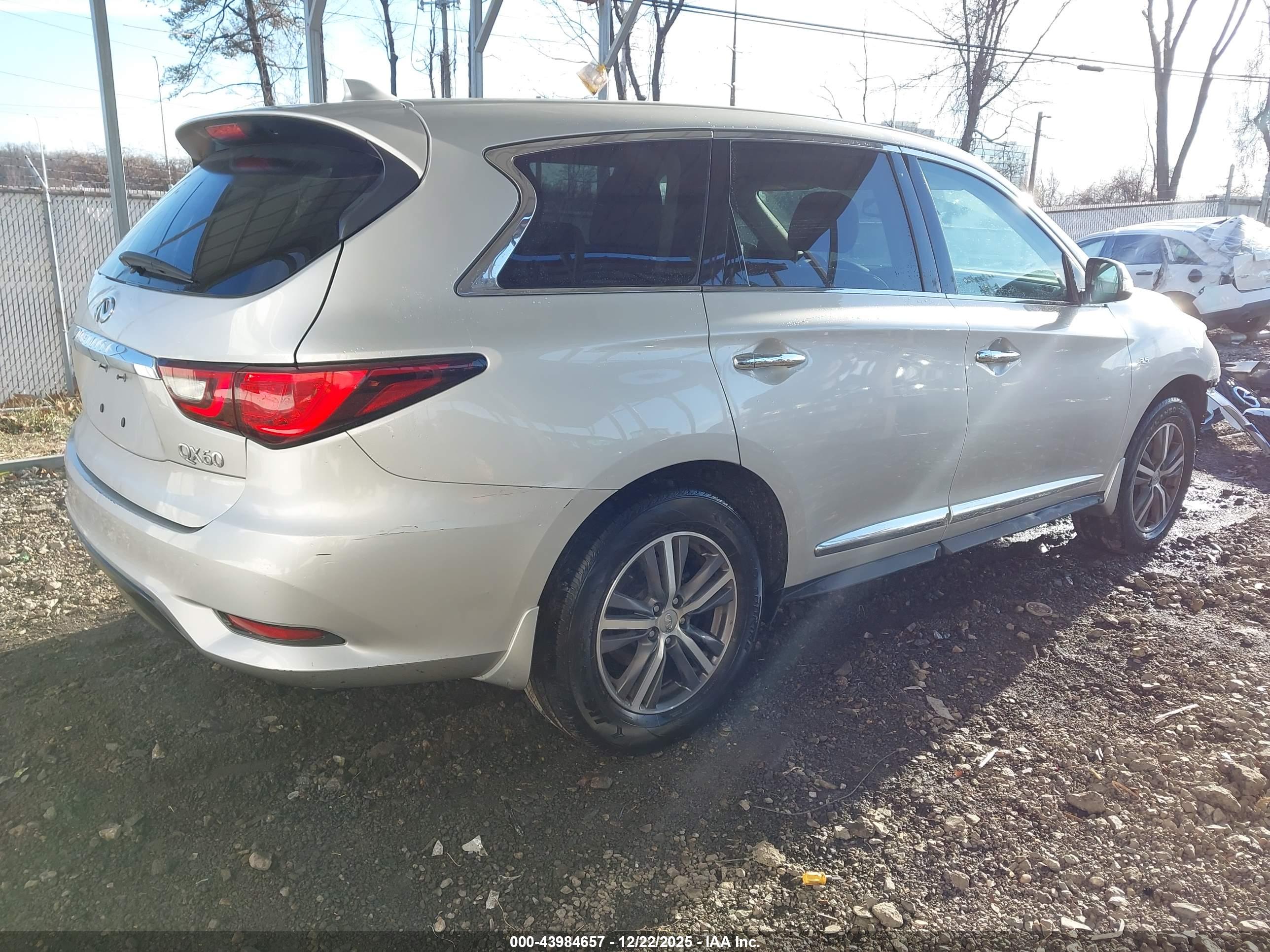 INFINITI QX60 image 4
