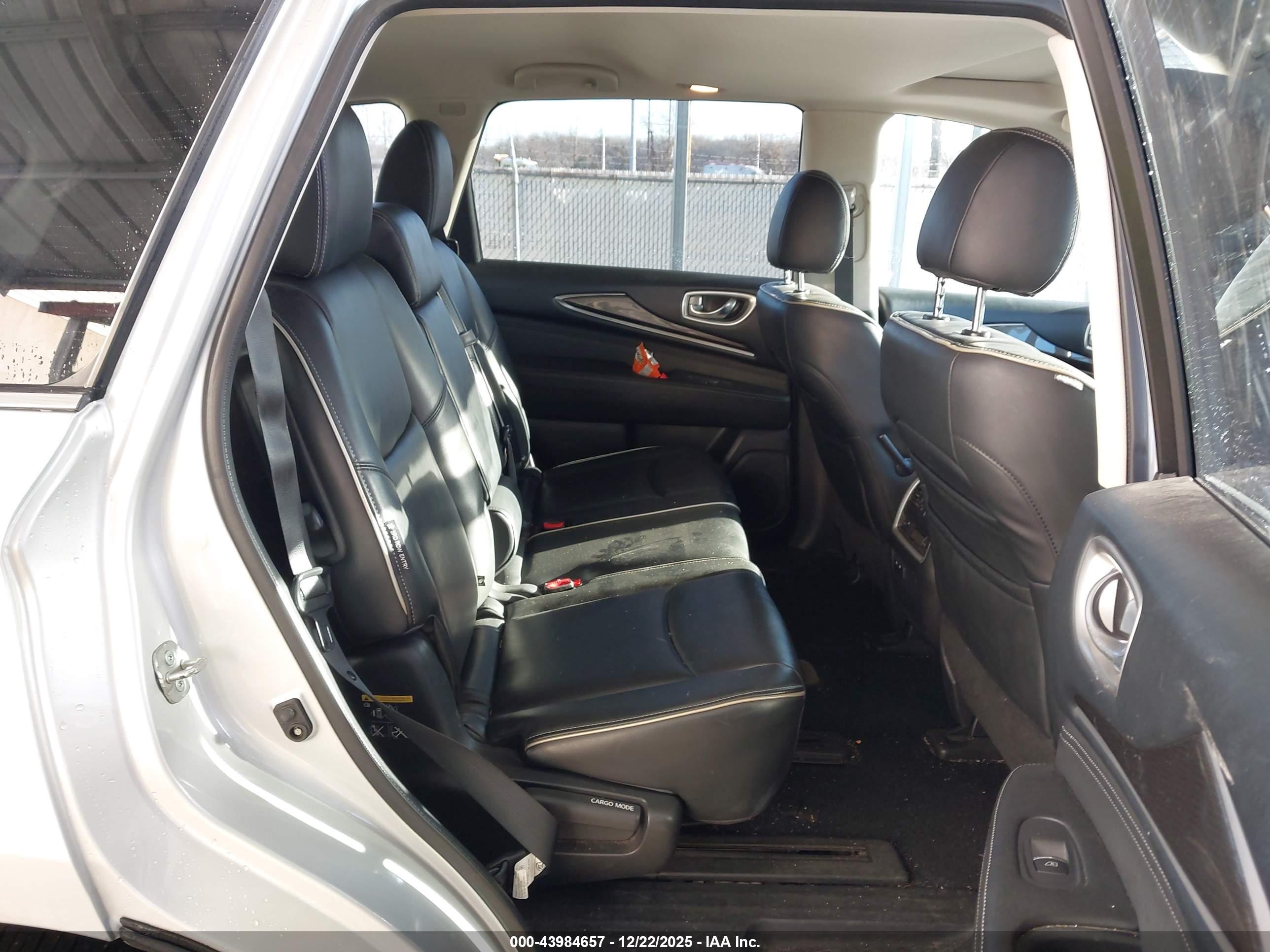 INFINITI QX60 image 8