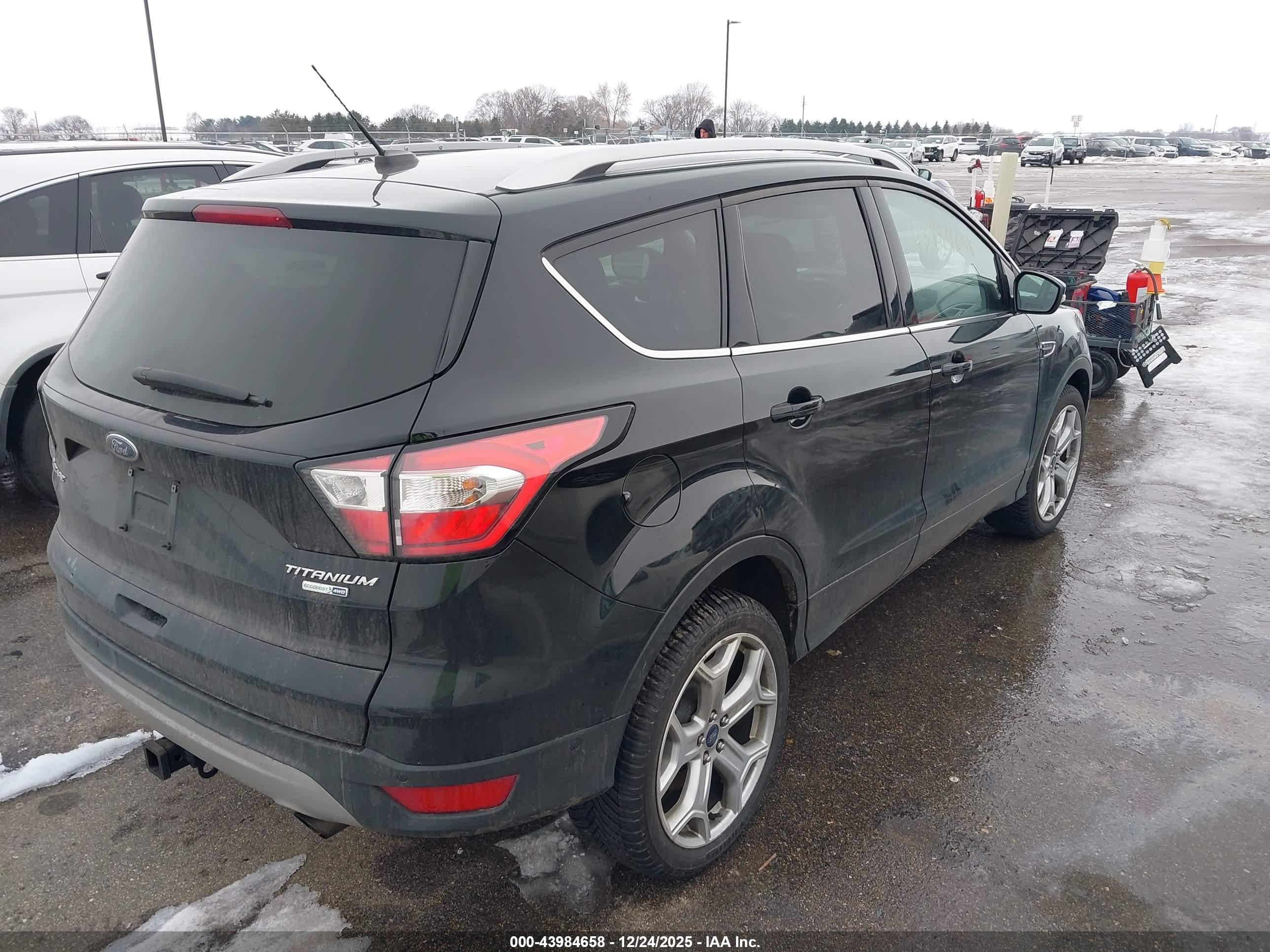FORD ESCAPE image 4
