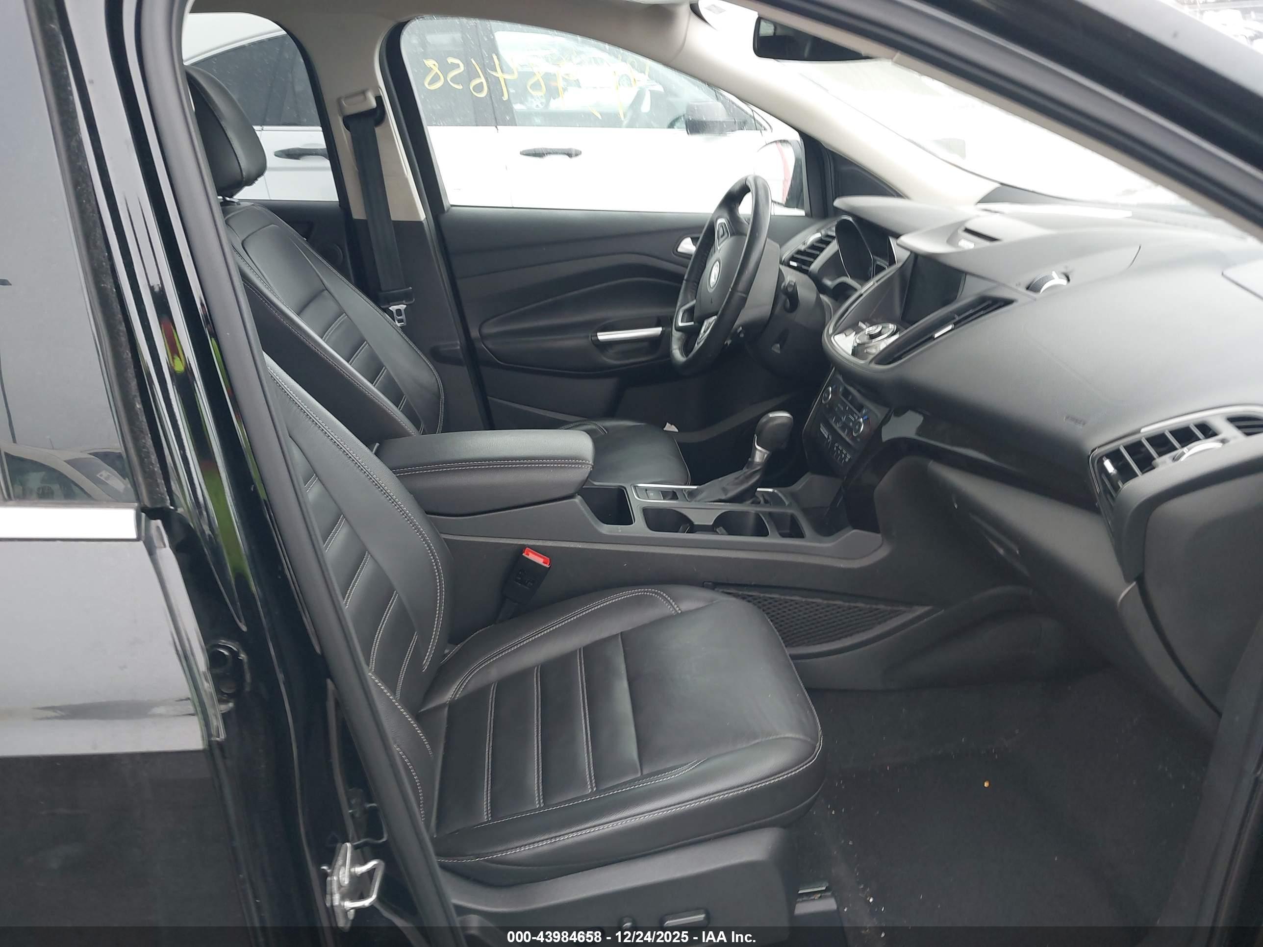 FORD ESCAPE image 5