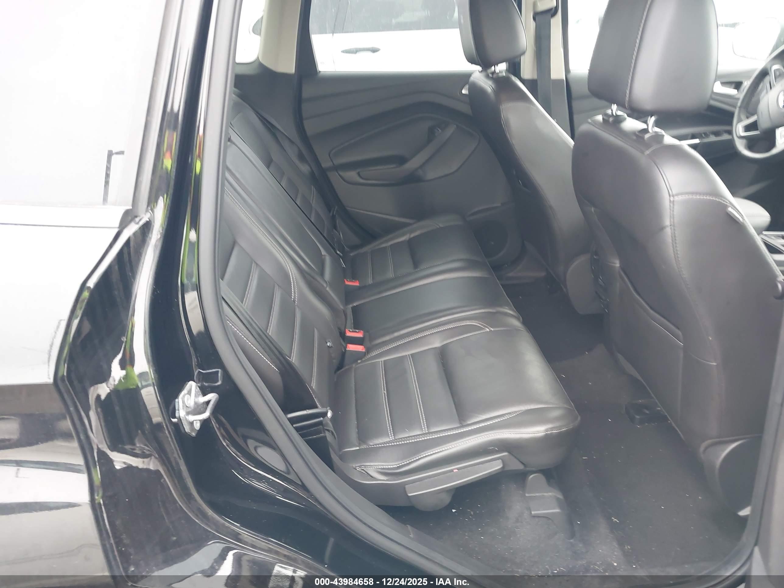 FORD ESCAPE image 8