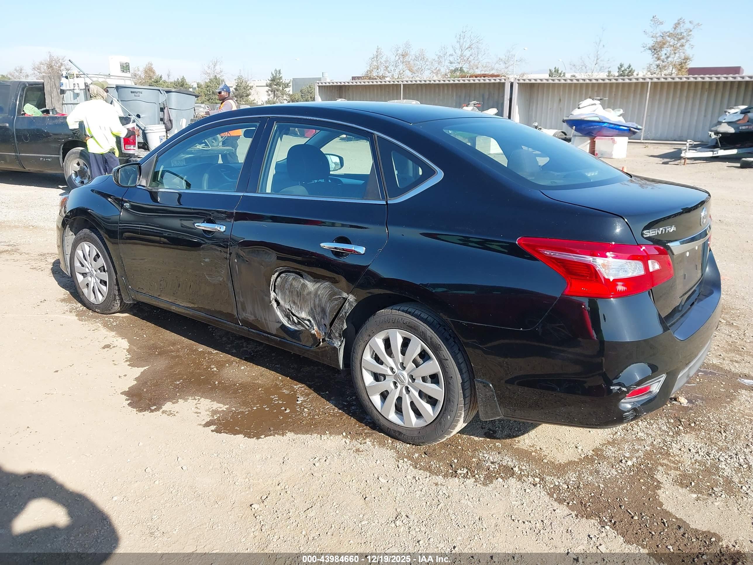 NISSAN SENTRA image 3