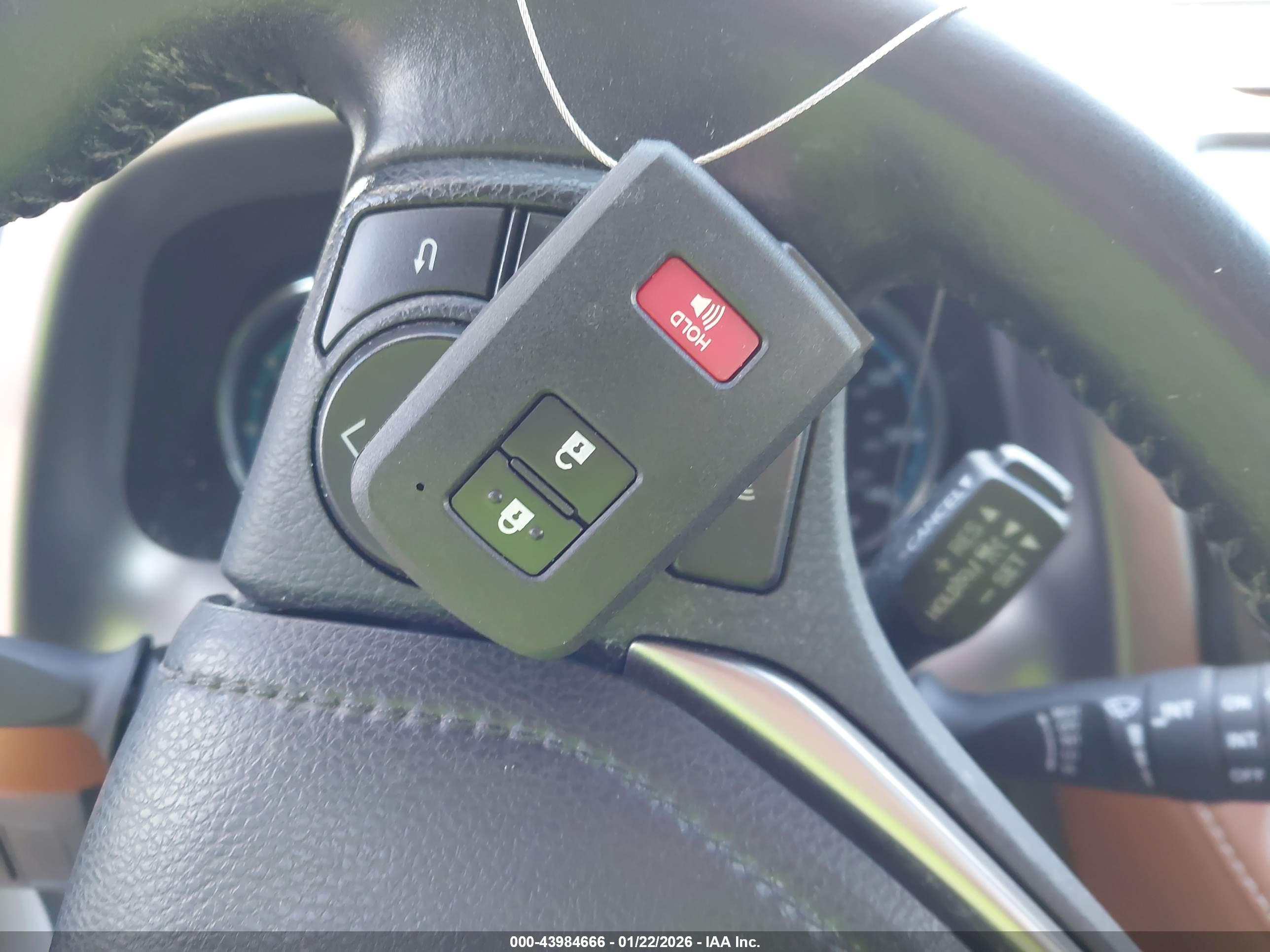 TOYOTA RAV4 image 11