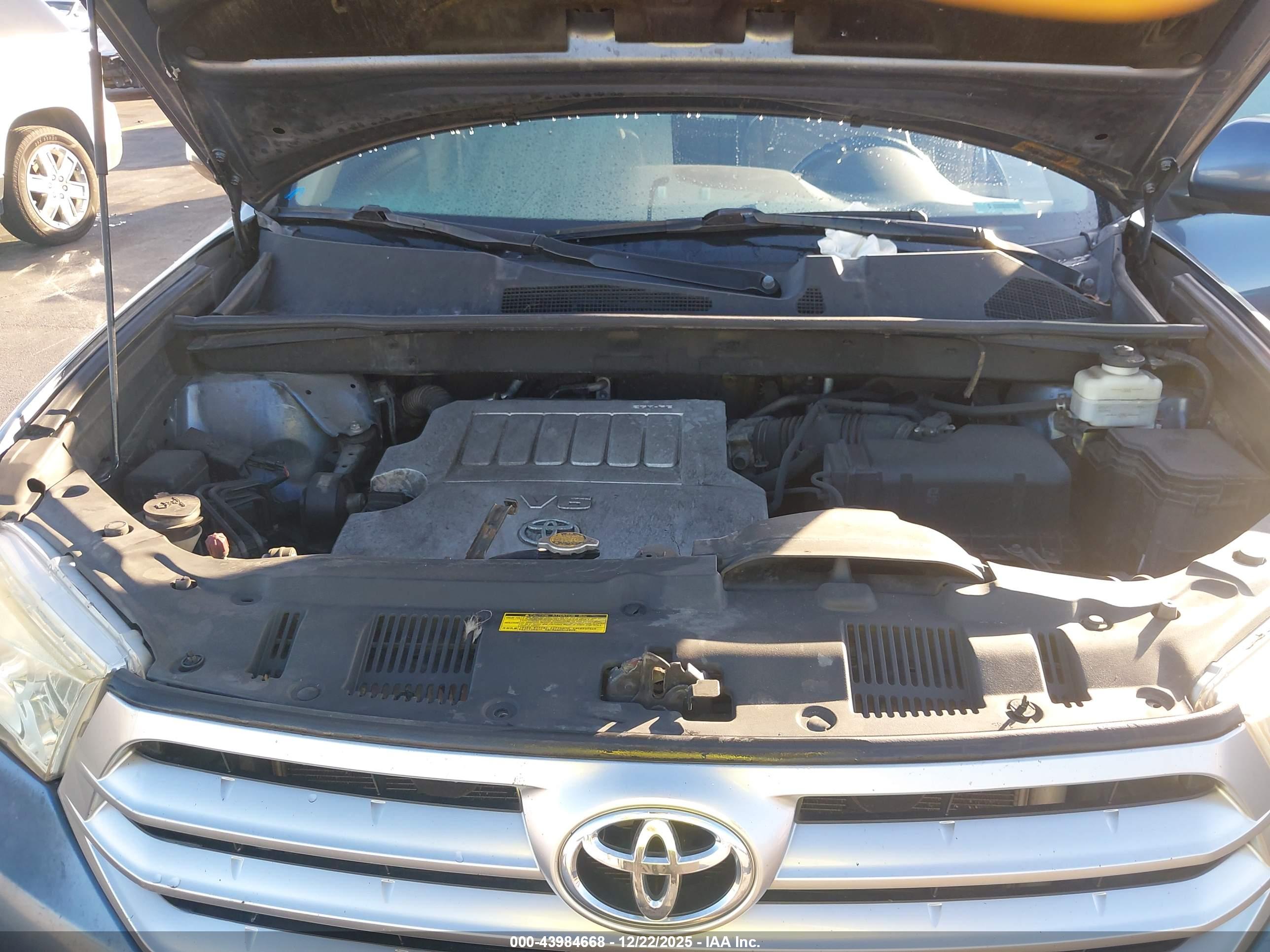 TOYOTA HIGHLANDER image 10