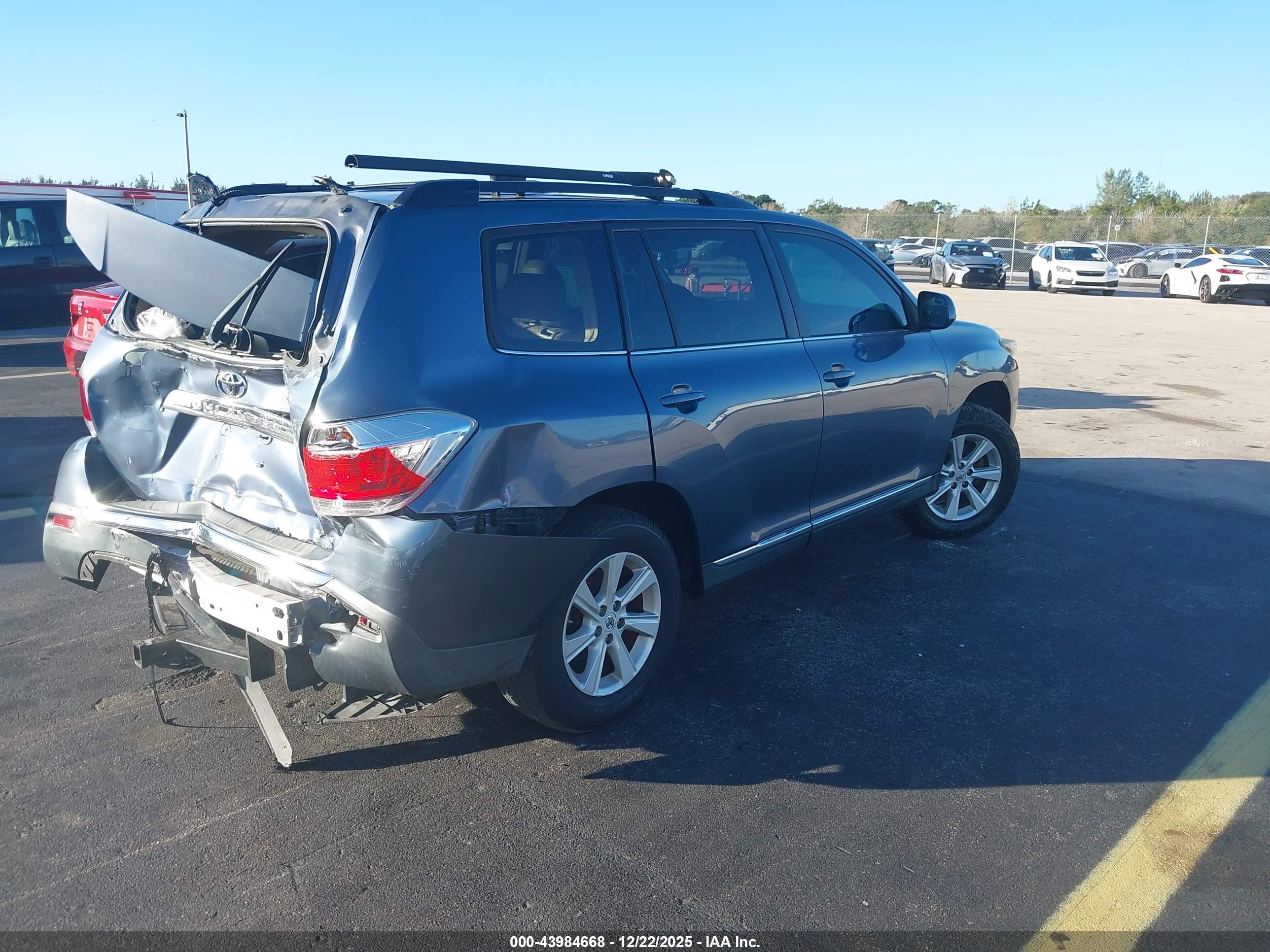 TOYOTA HIGHLANDER image 4