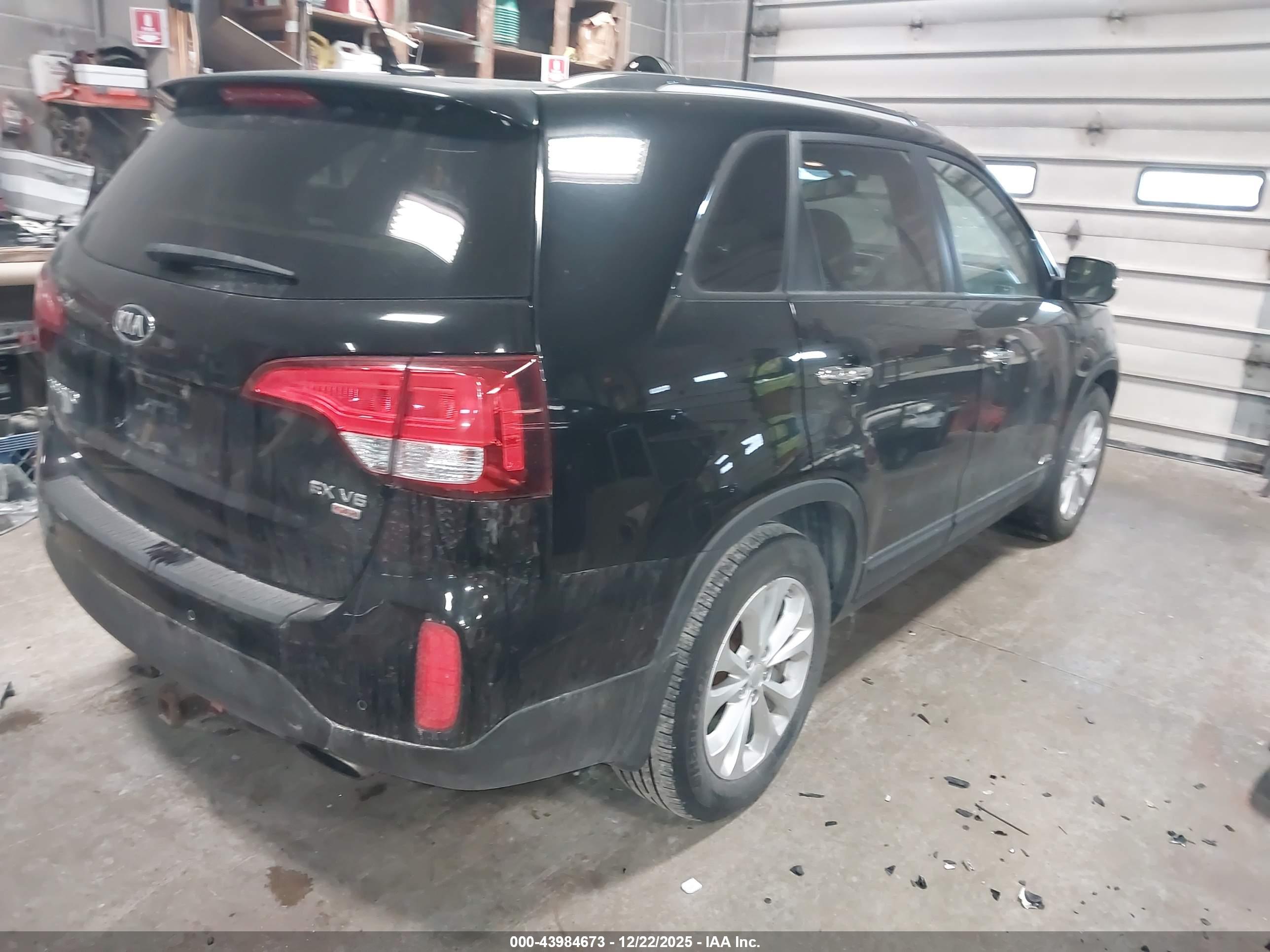 KIA SORENTO image 4