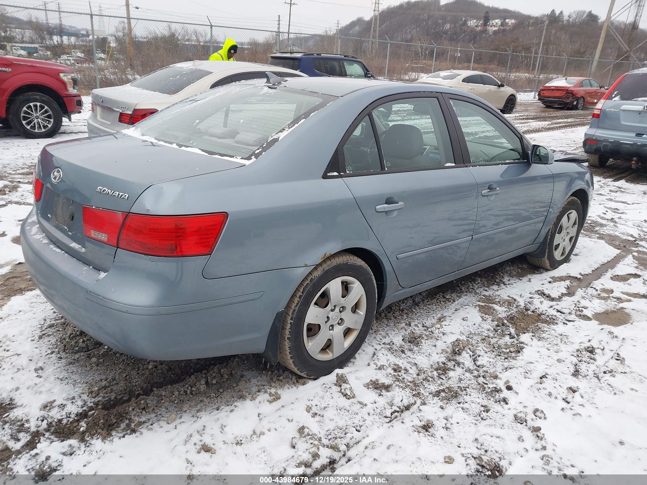 HYUNDAI SONATA image 4