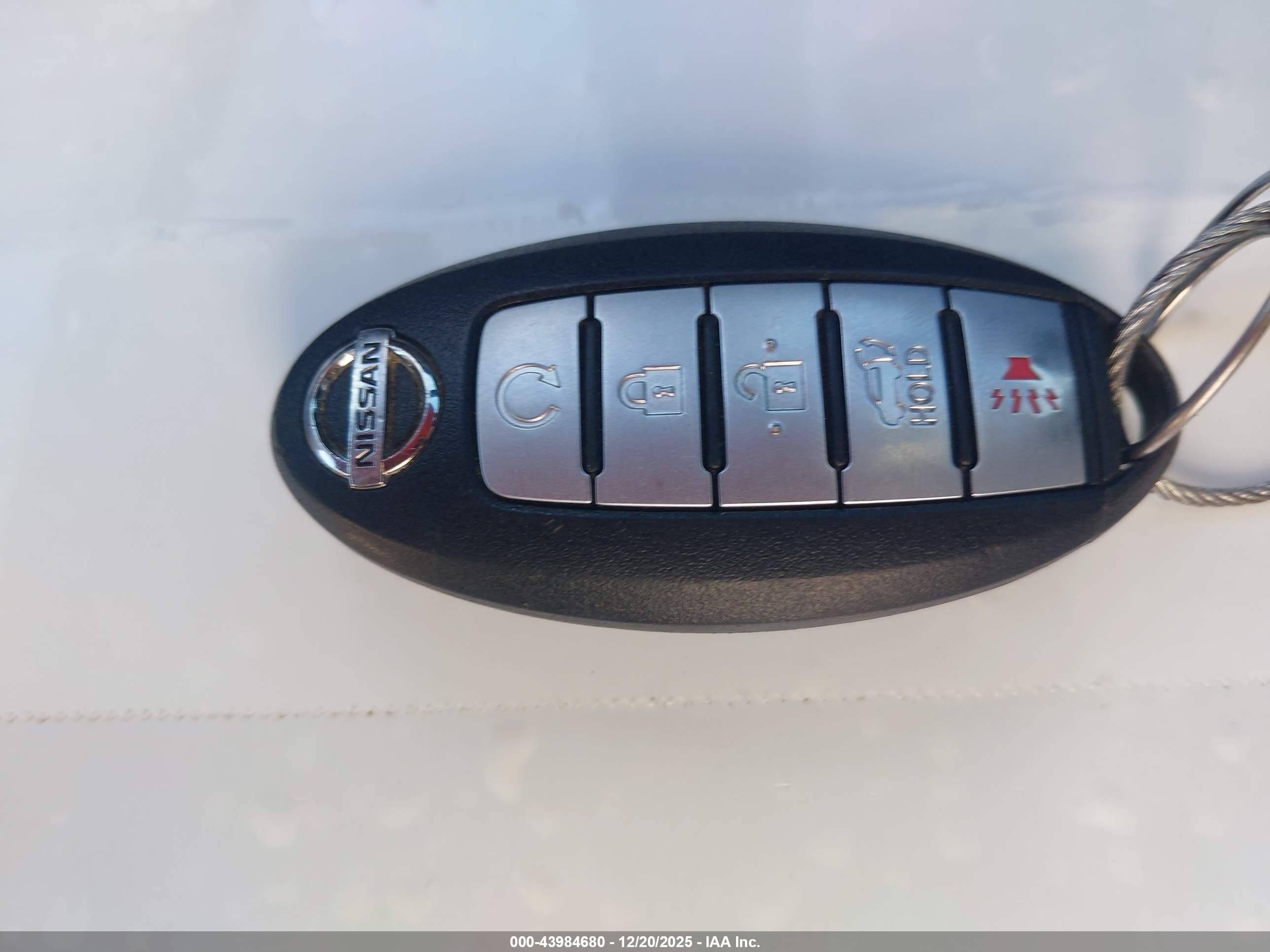 NISSAN ROGUE image 11