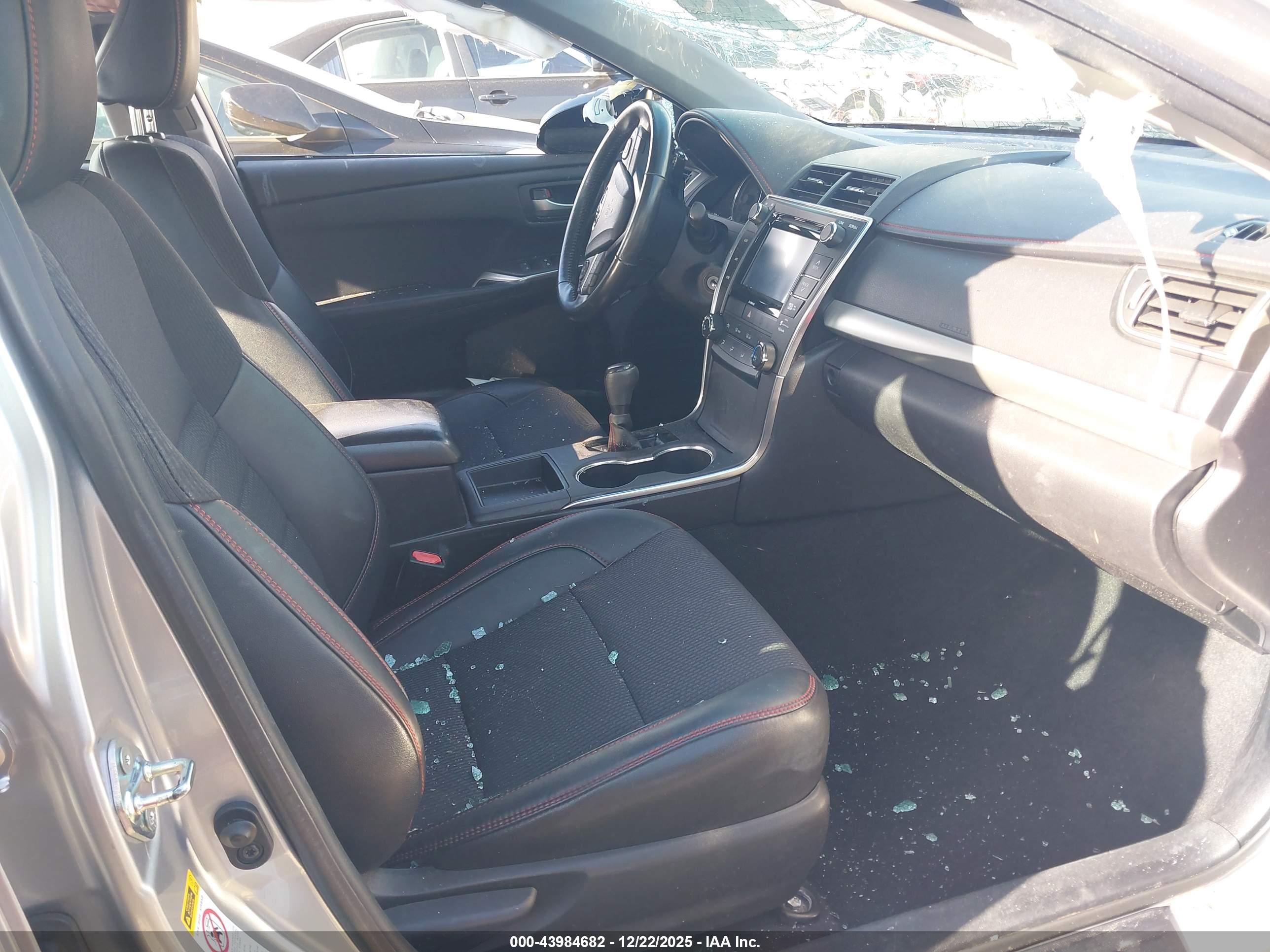 TOYOTA CAMRY image 5