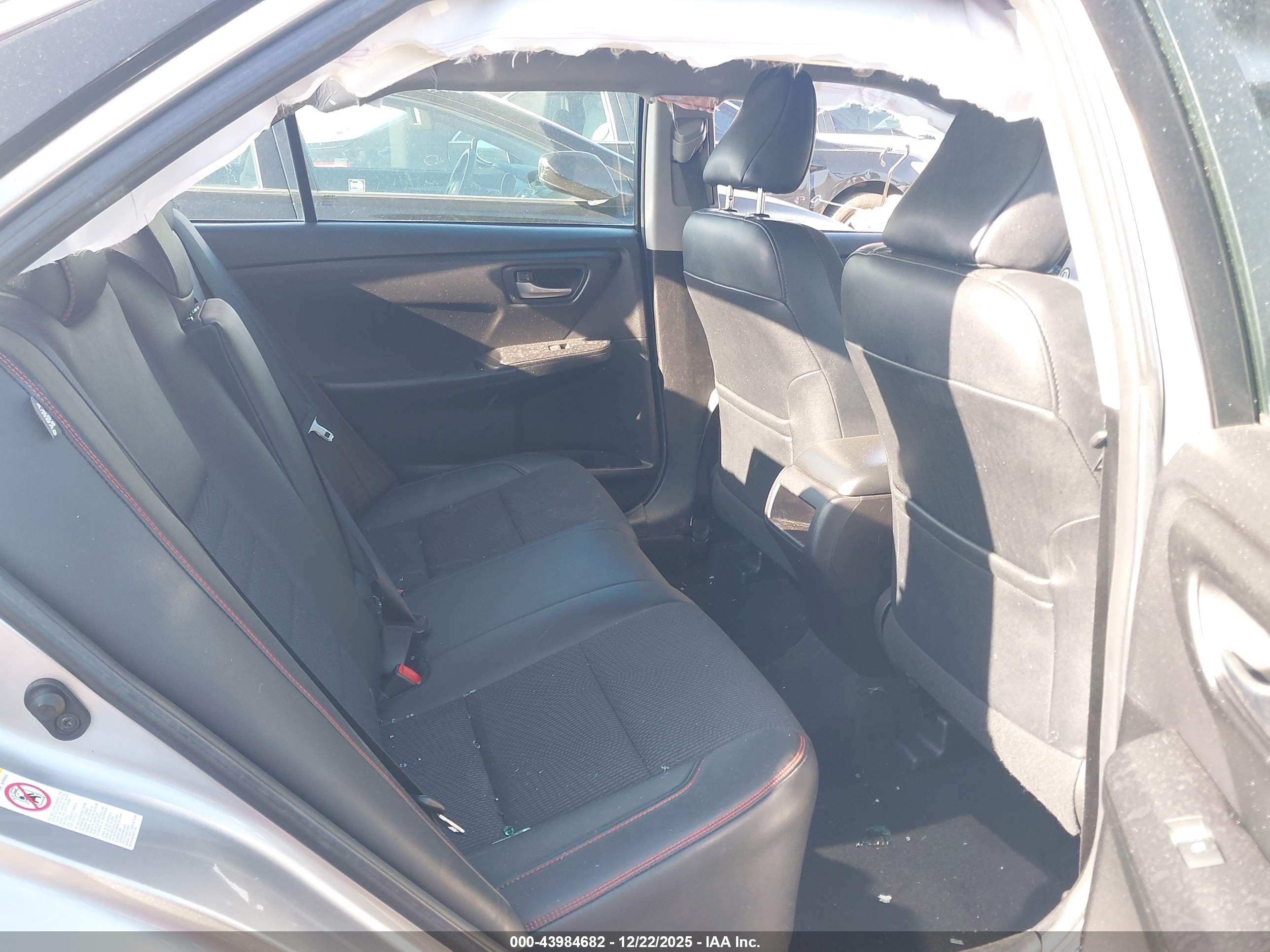 TOYOTA CAMRY image 8