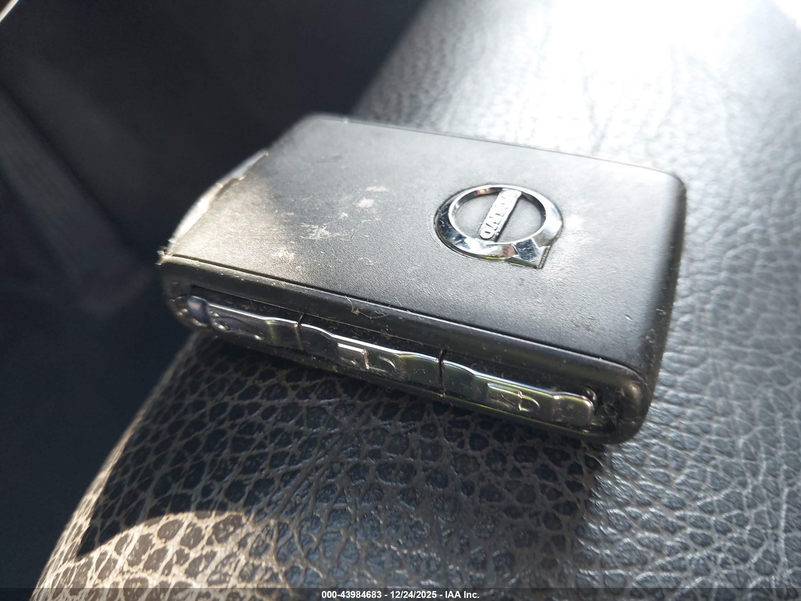 VOLVO XC90 image 11