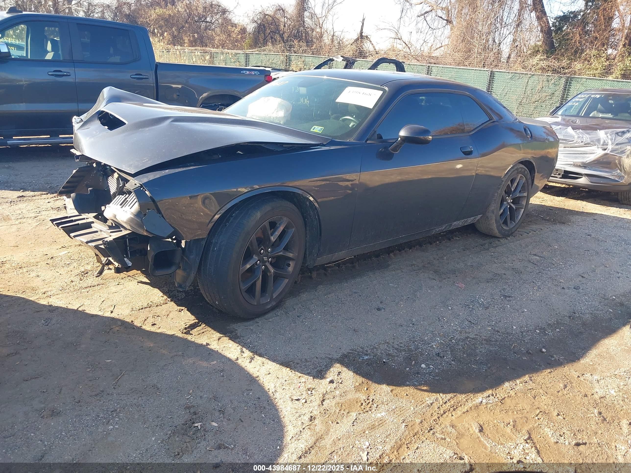 DODGE CHALLENGER image 2