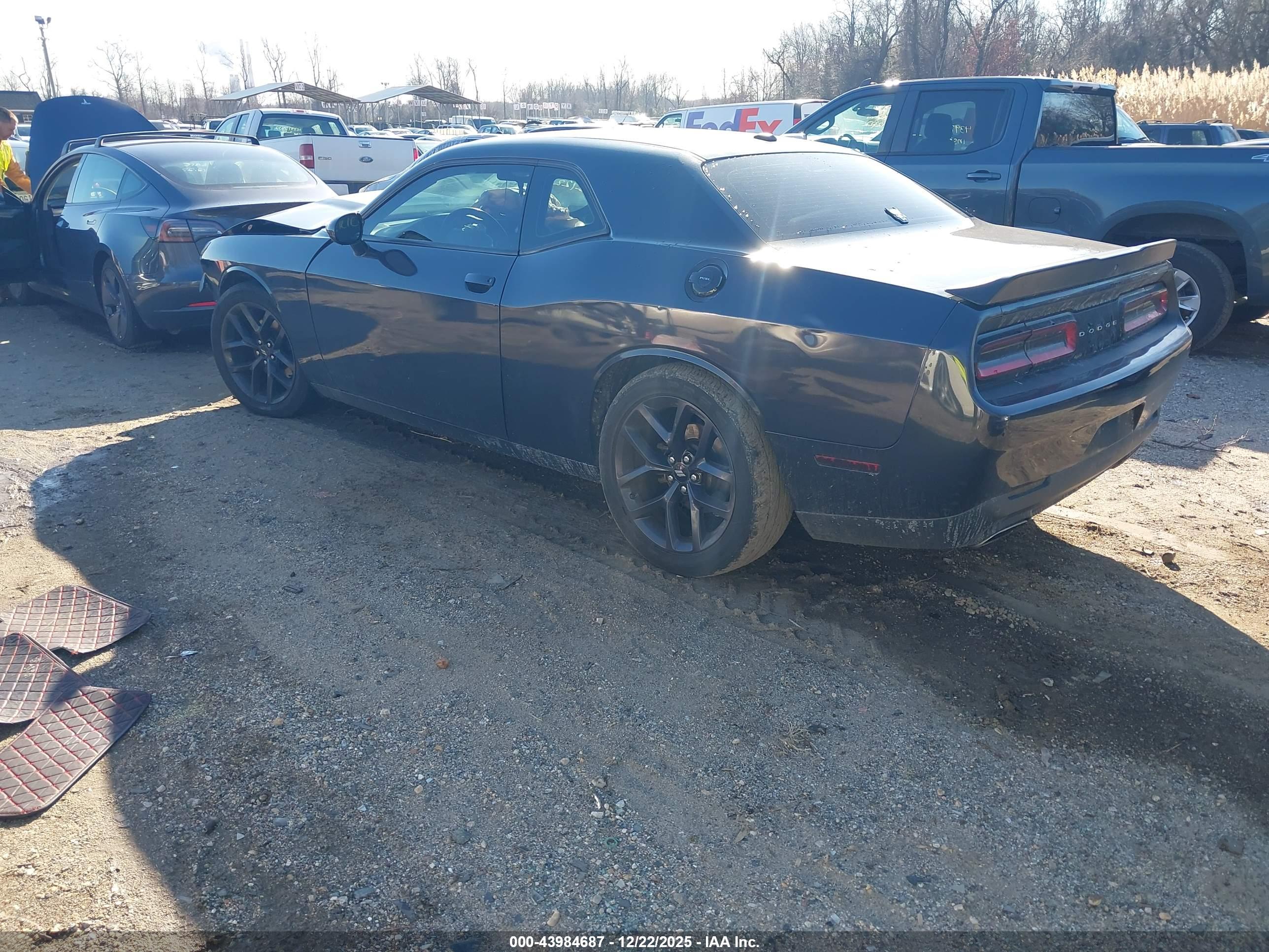 DODGE CHALLENGER image 3