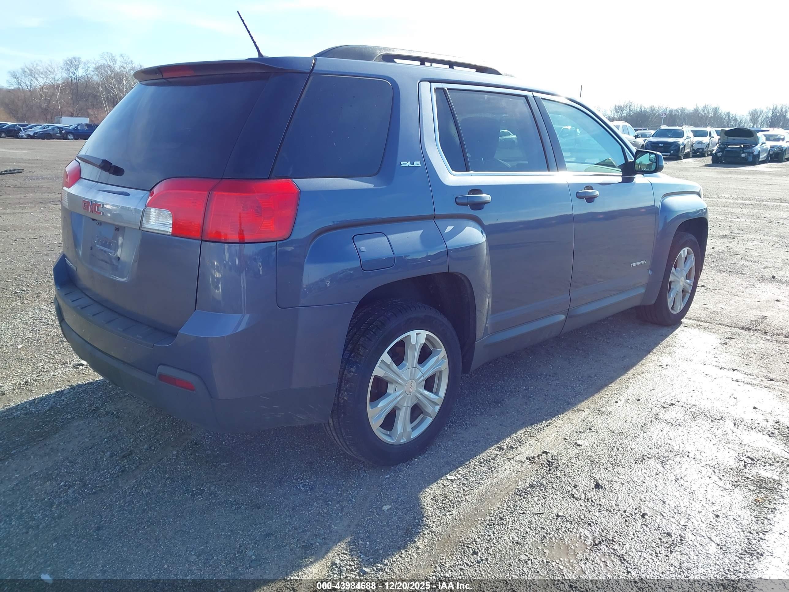 GMC TERRAIN image 4