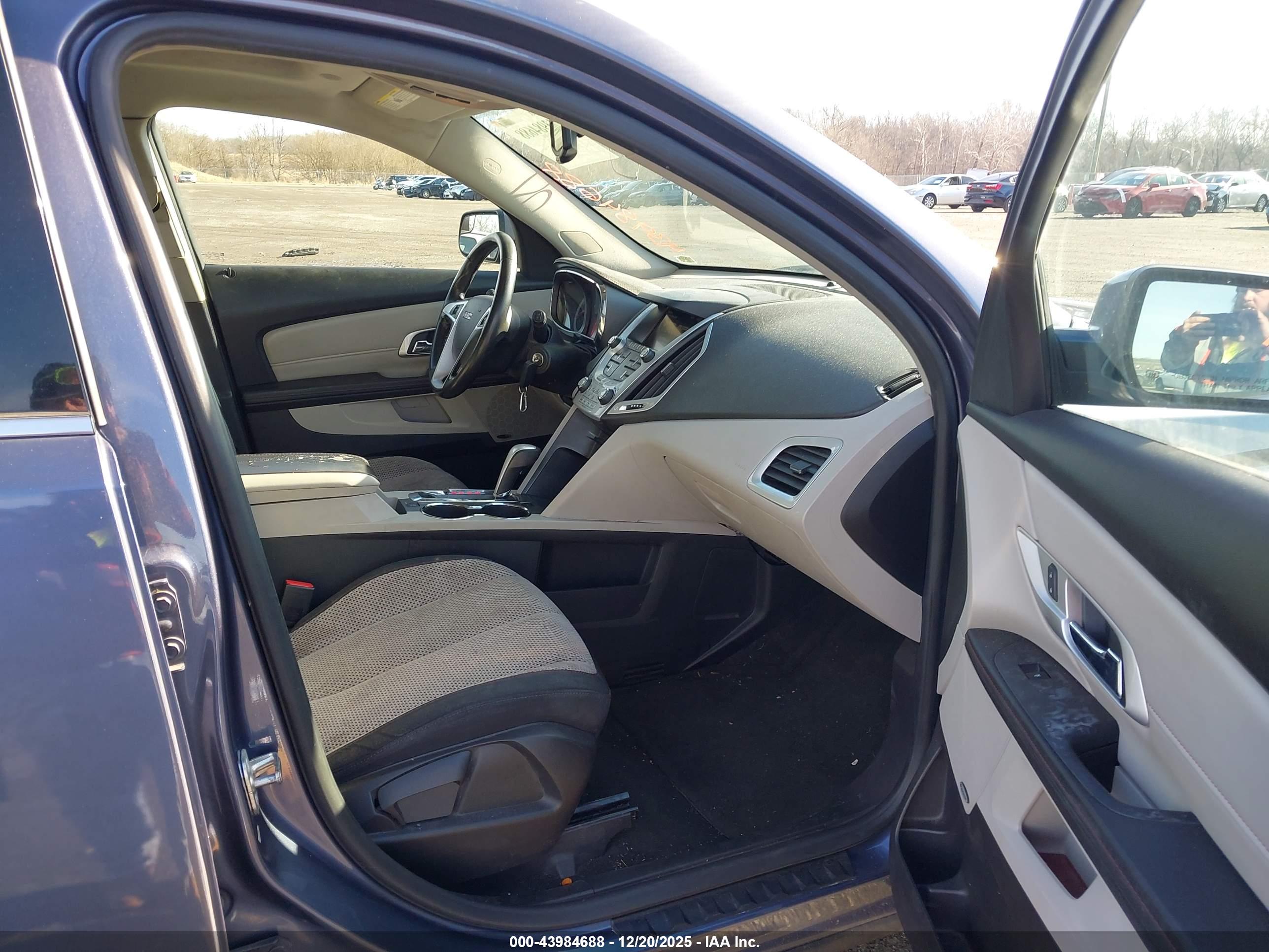 GMC TERRAIN image 5