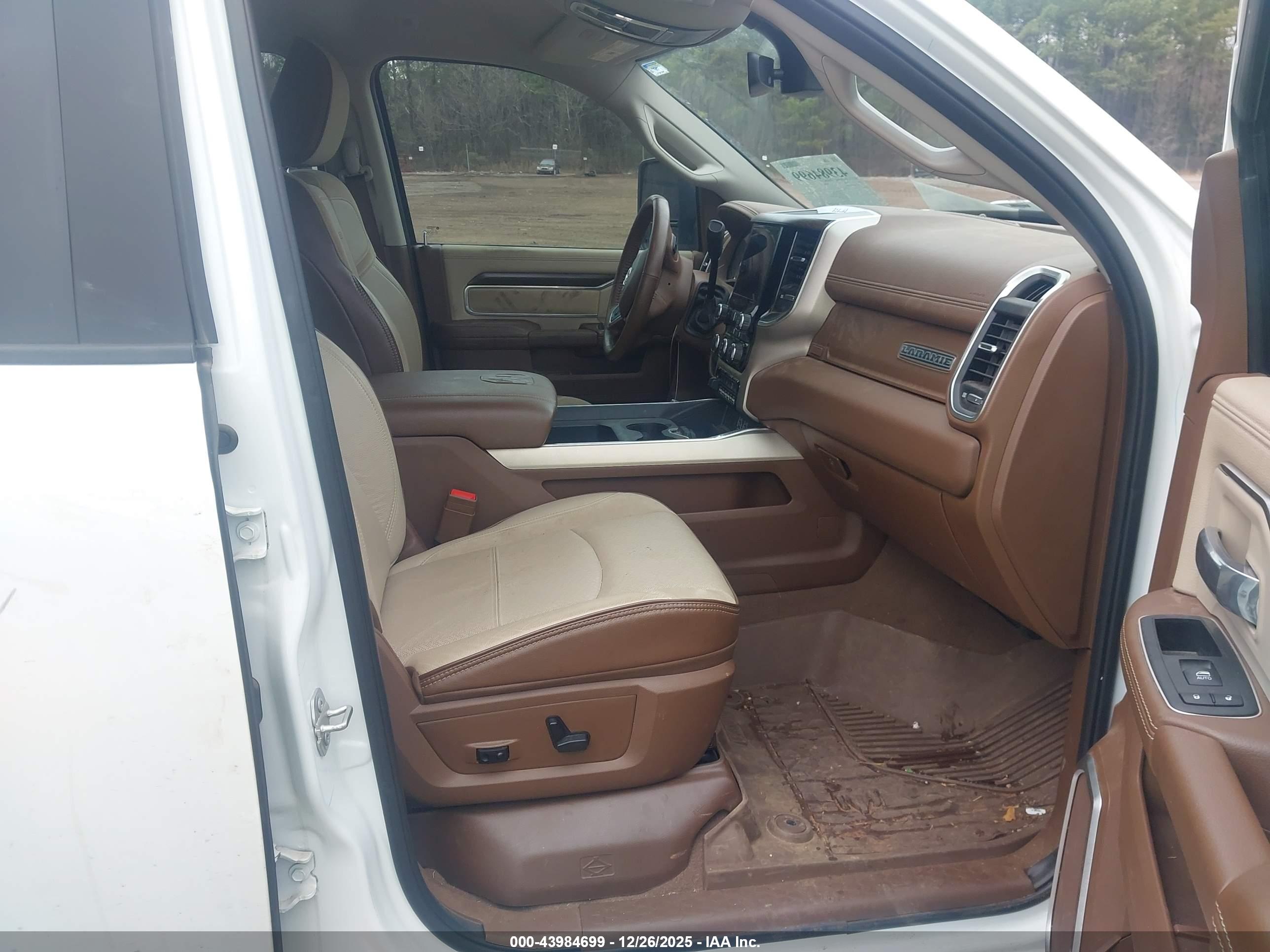 RAM 3500 image 8