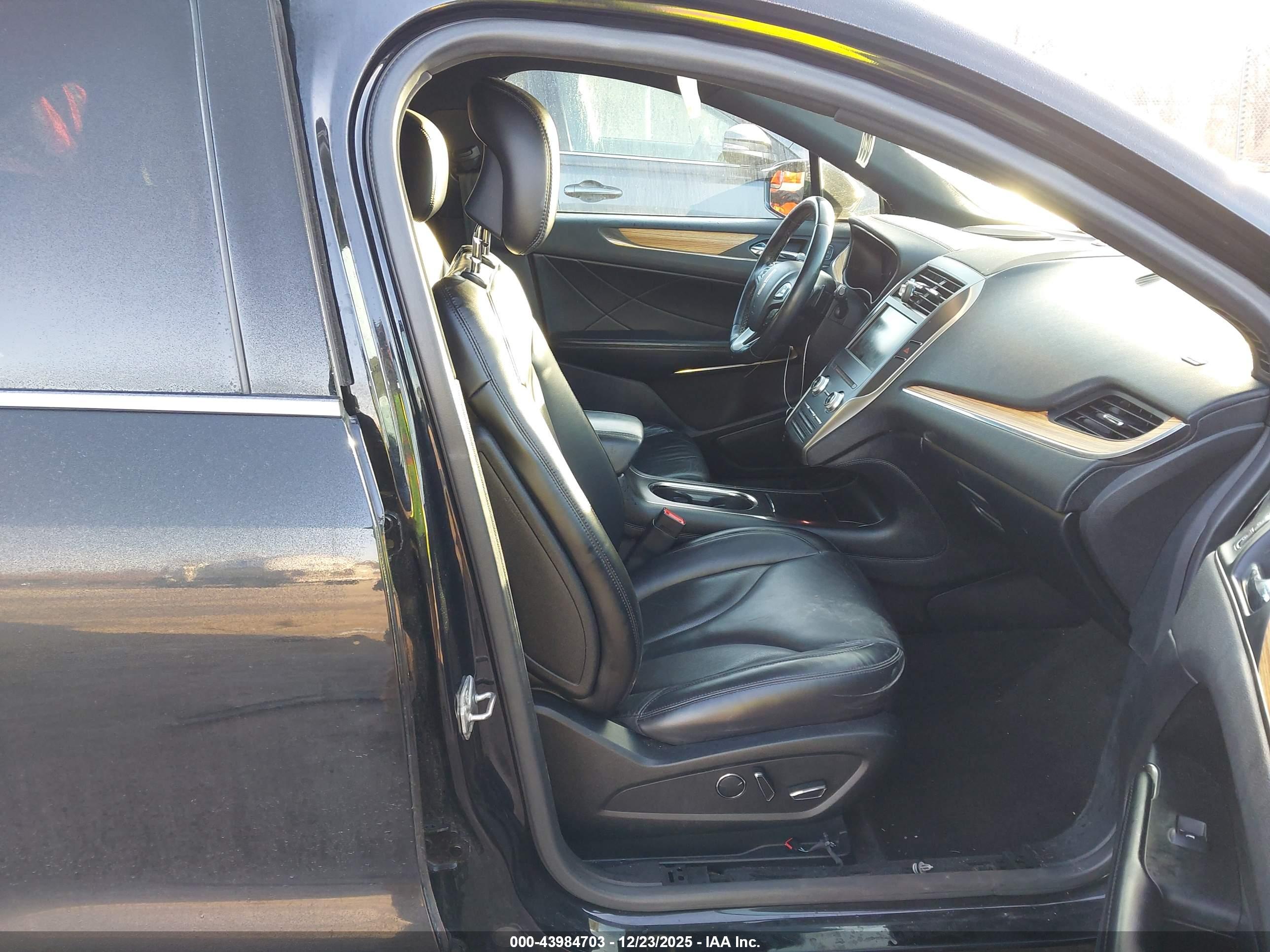 LINCOLN MKC image 5