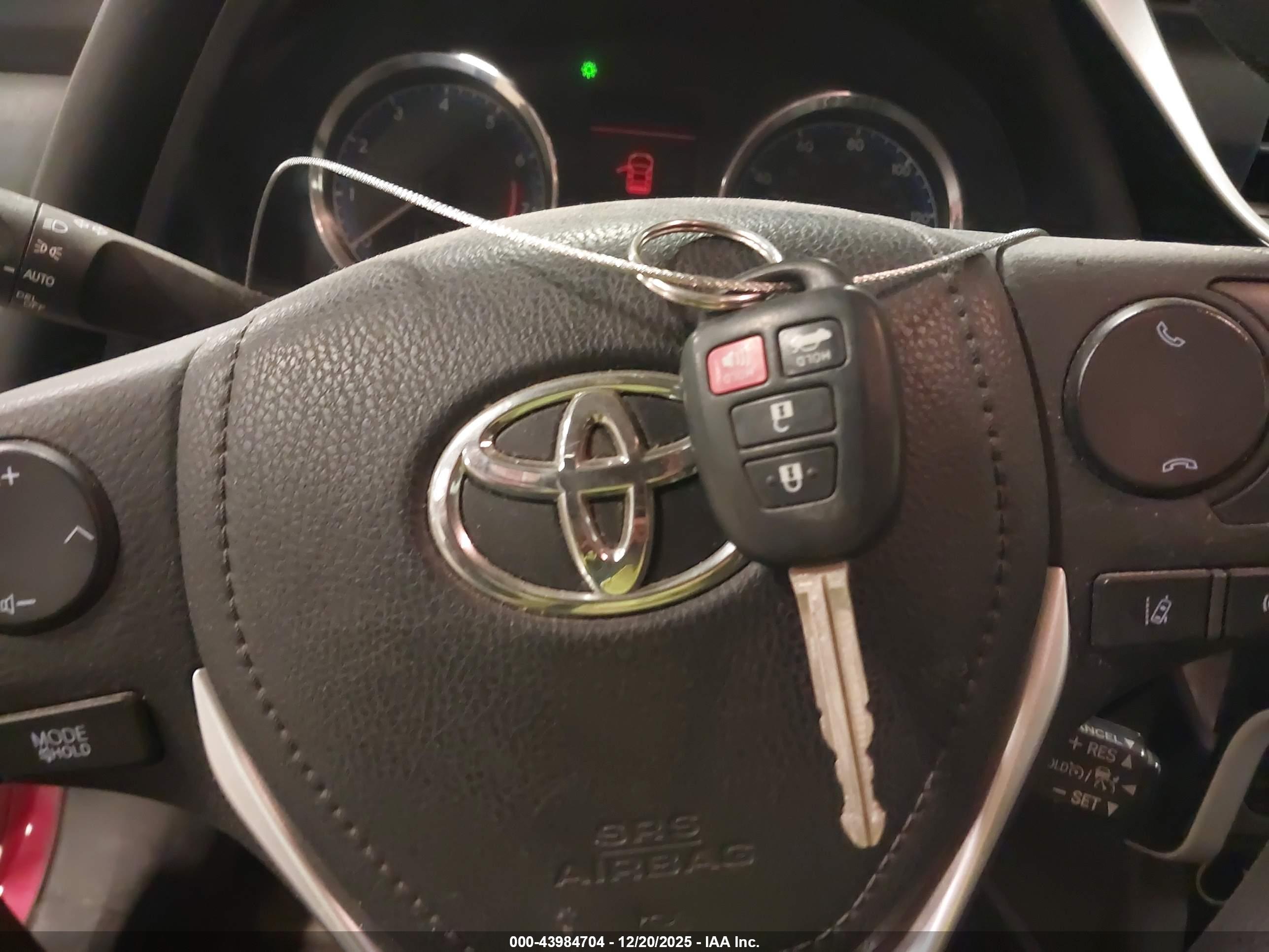 TOYOTA COROLLA image 11