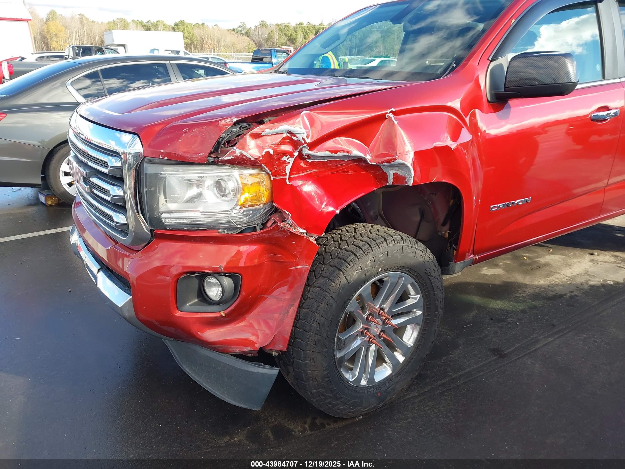 GMC CANYON image 6