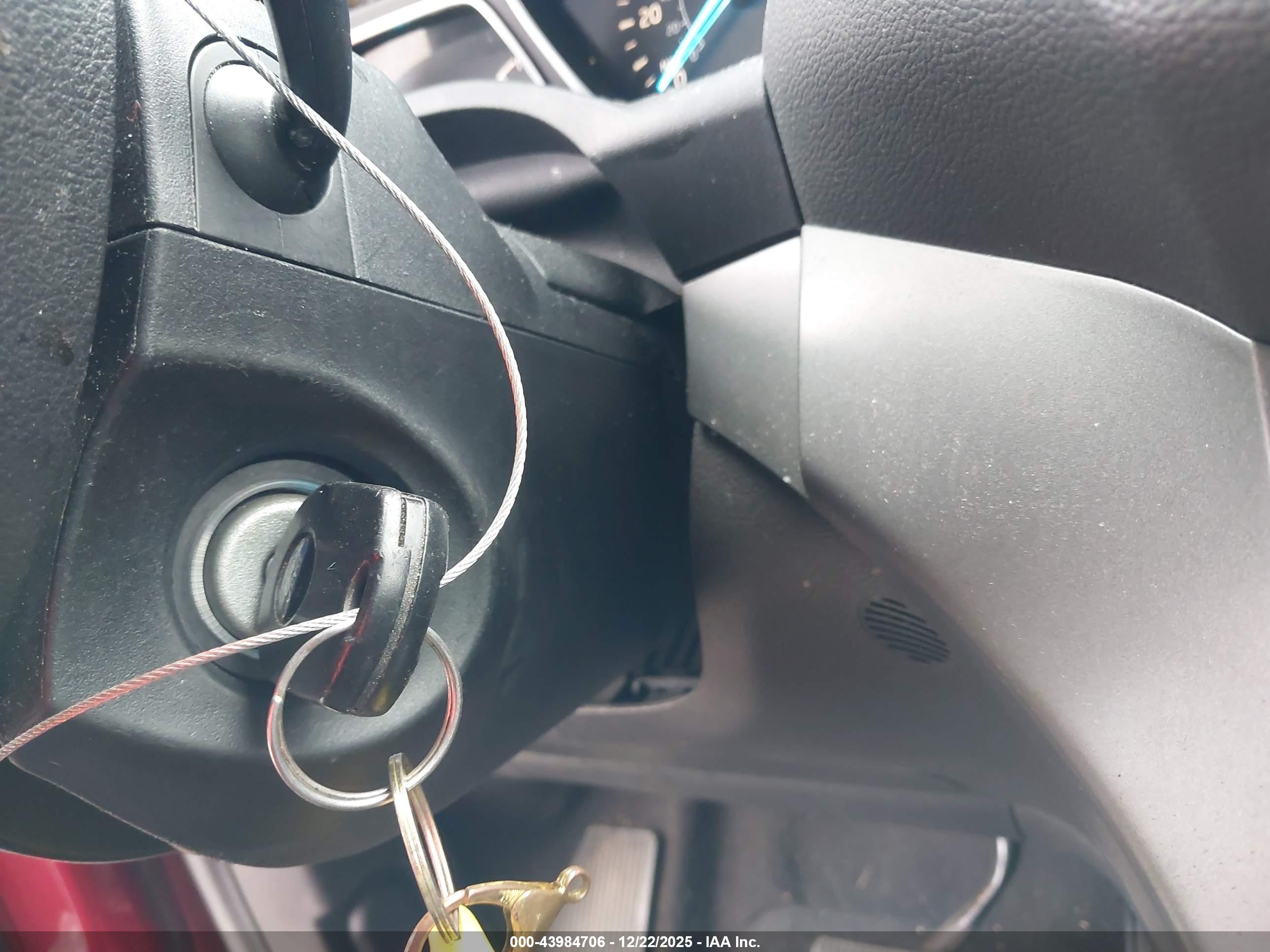 FORD ESCAPE image 11