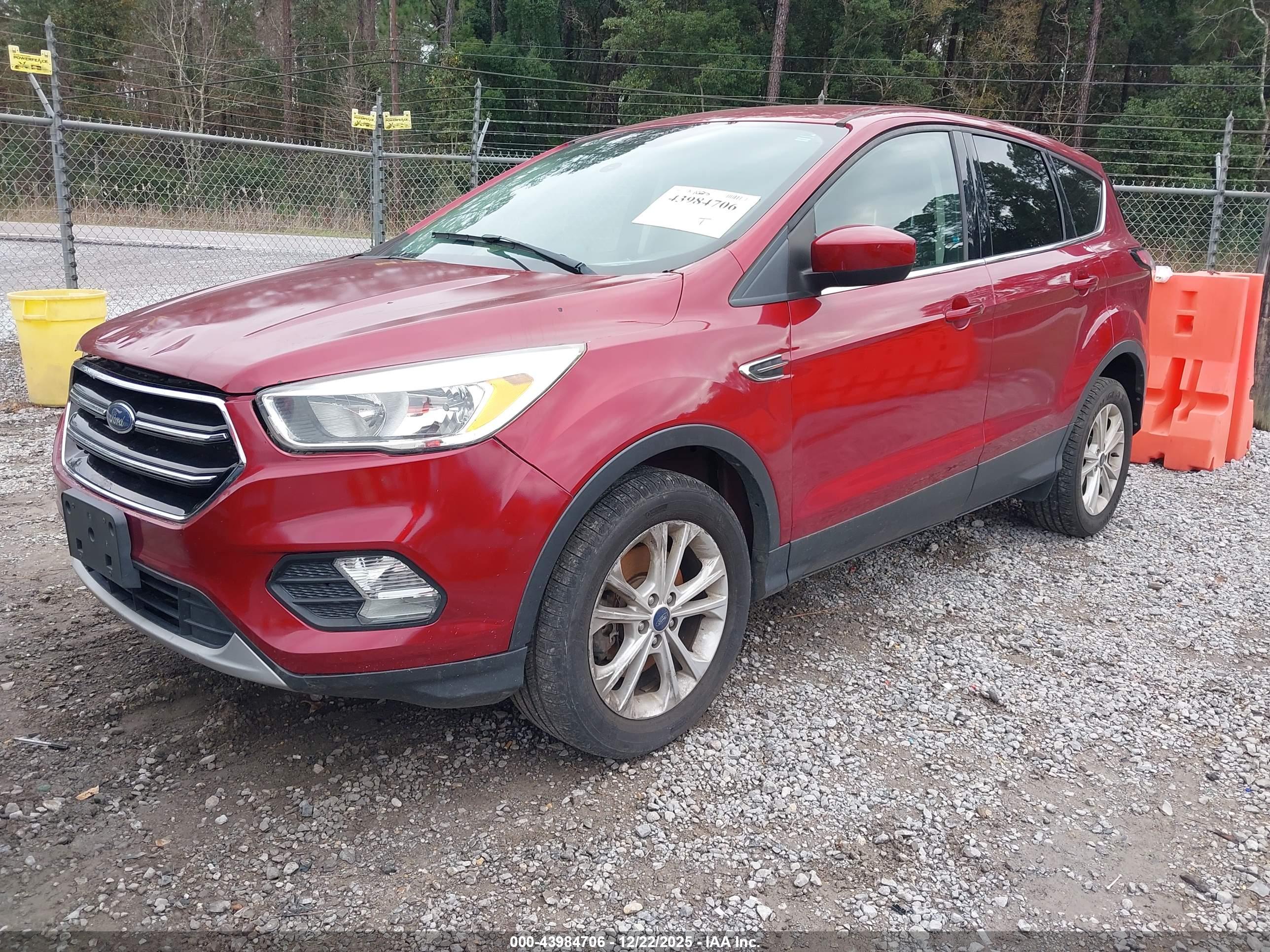 FORD ESCAPE image 2
