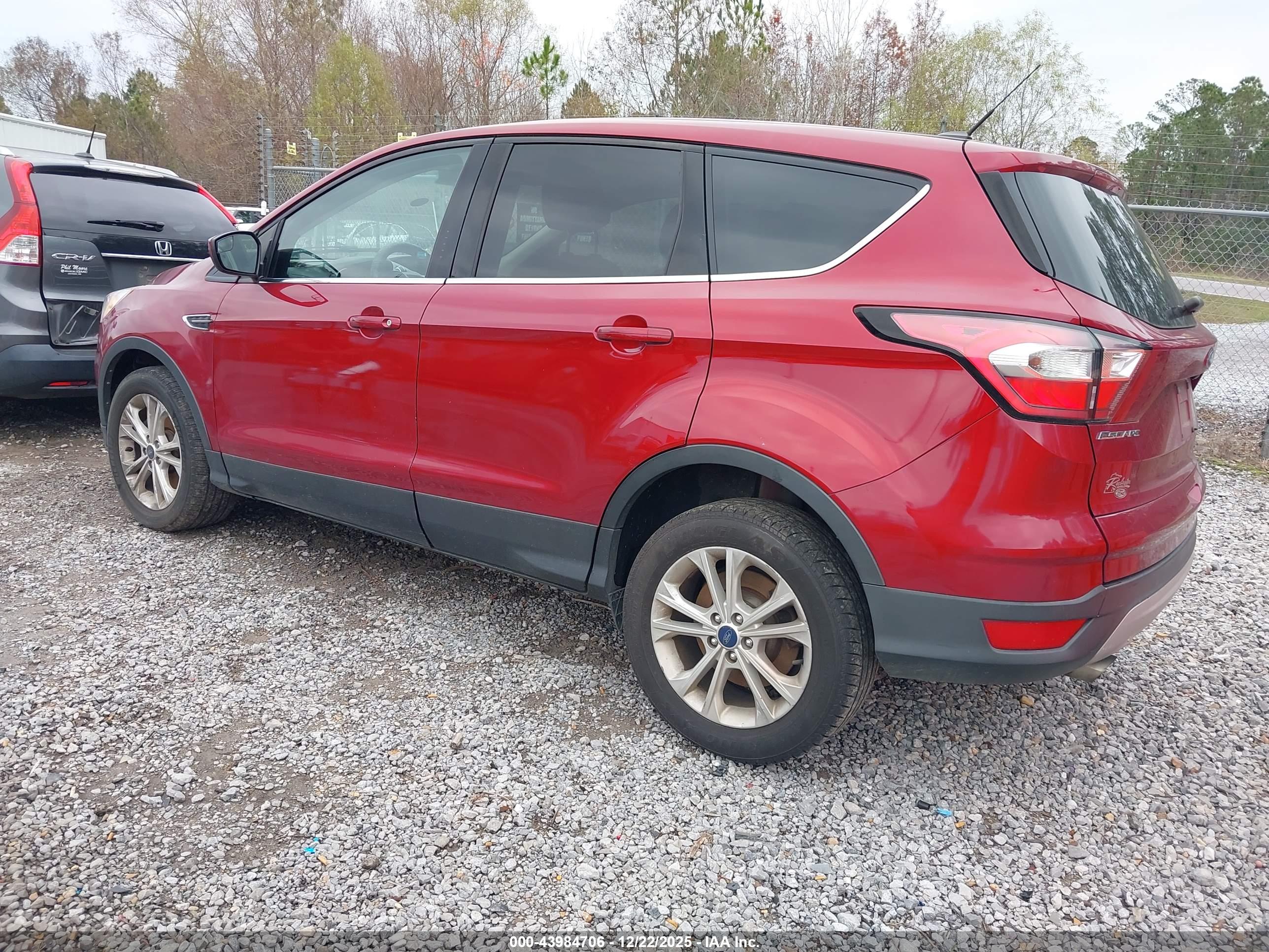 FORD ESCAPE image 3