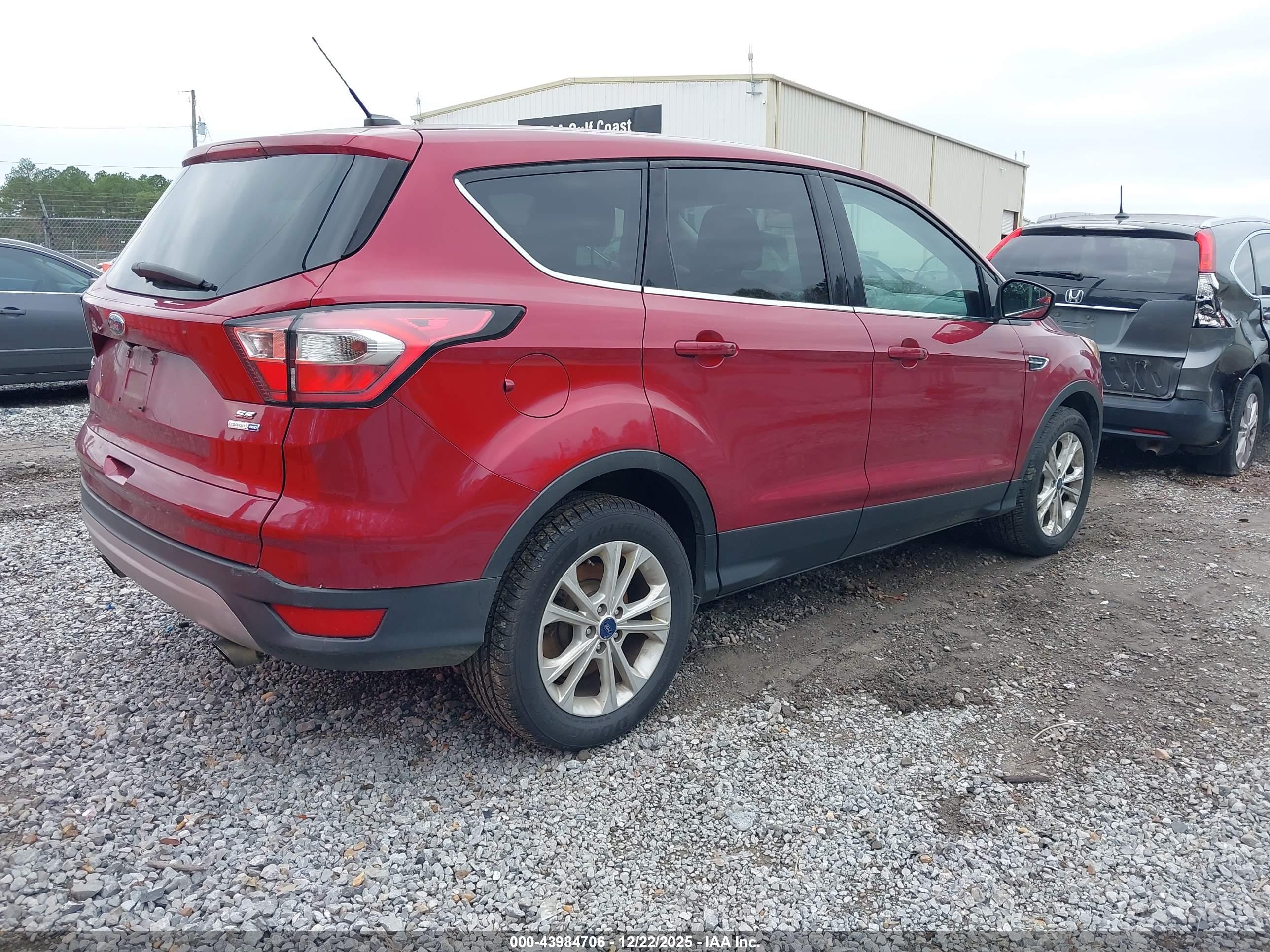 FORD ESCAPE image 4