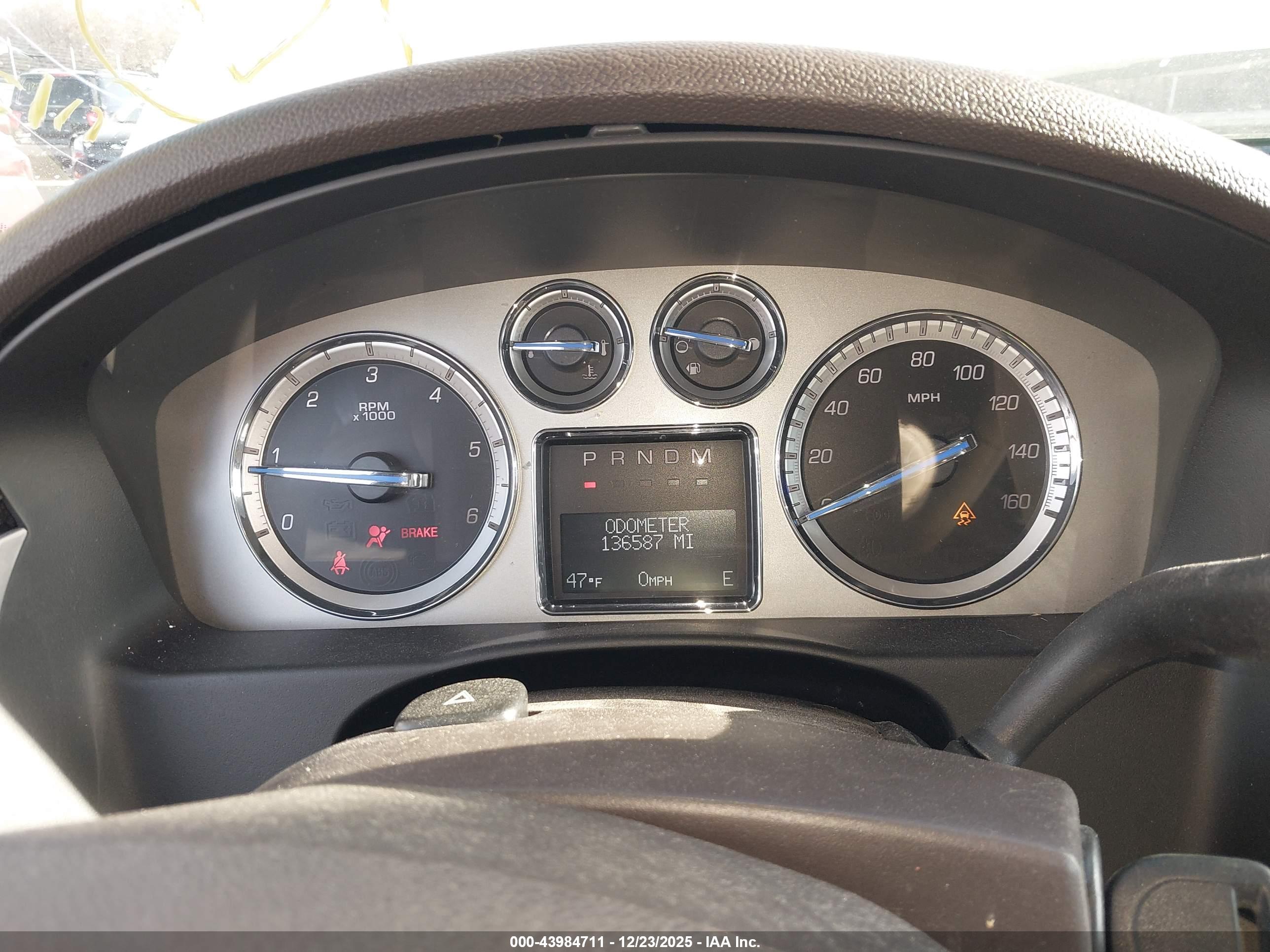 CADILLAC ESCALADE image 7