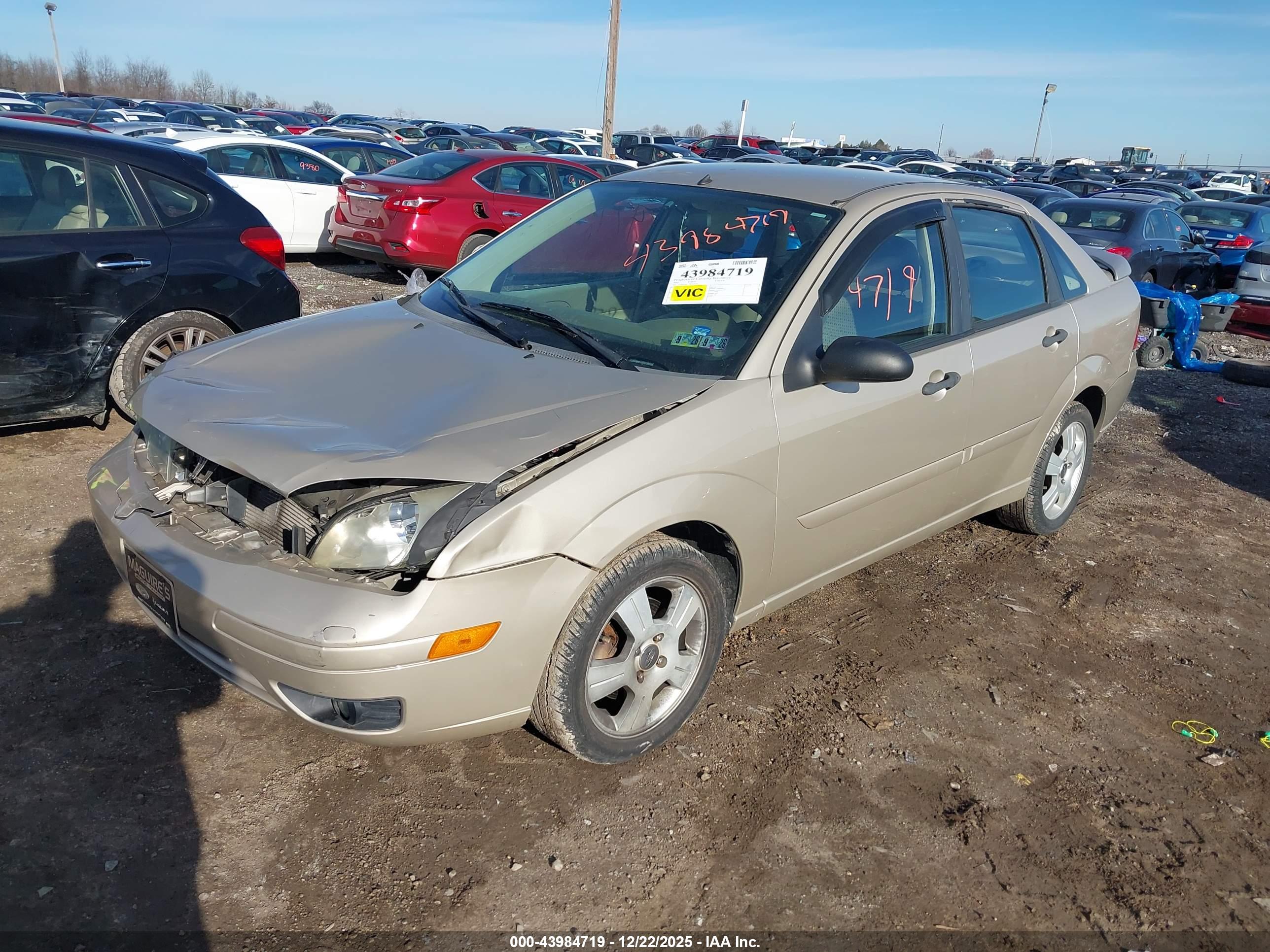 FORD FOCUS image 2