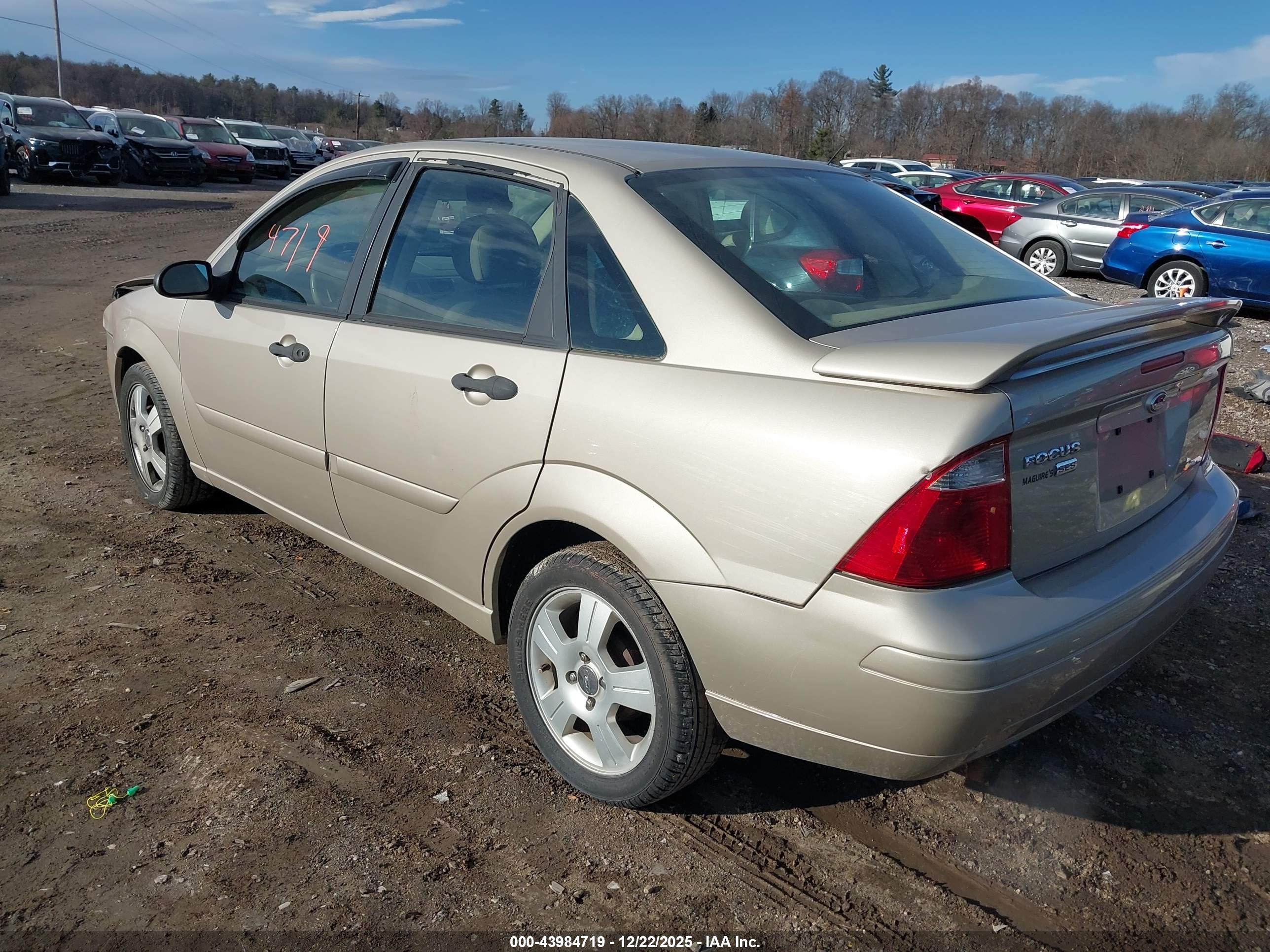 FORD FOCUS image 3