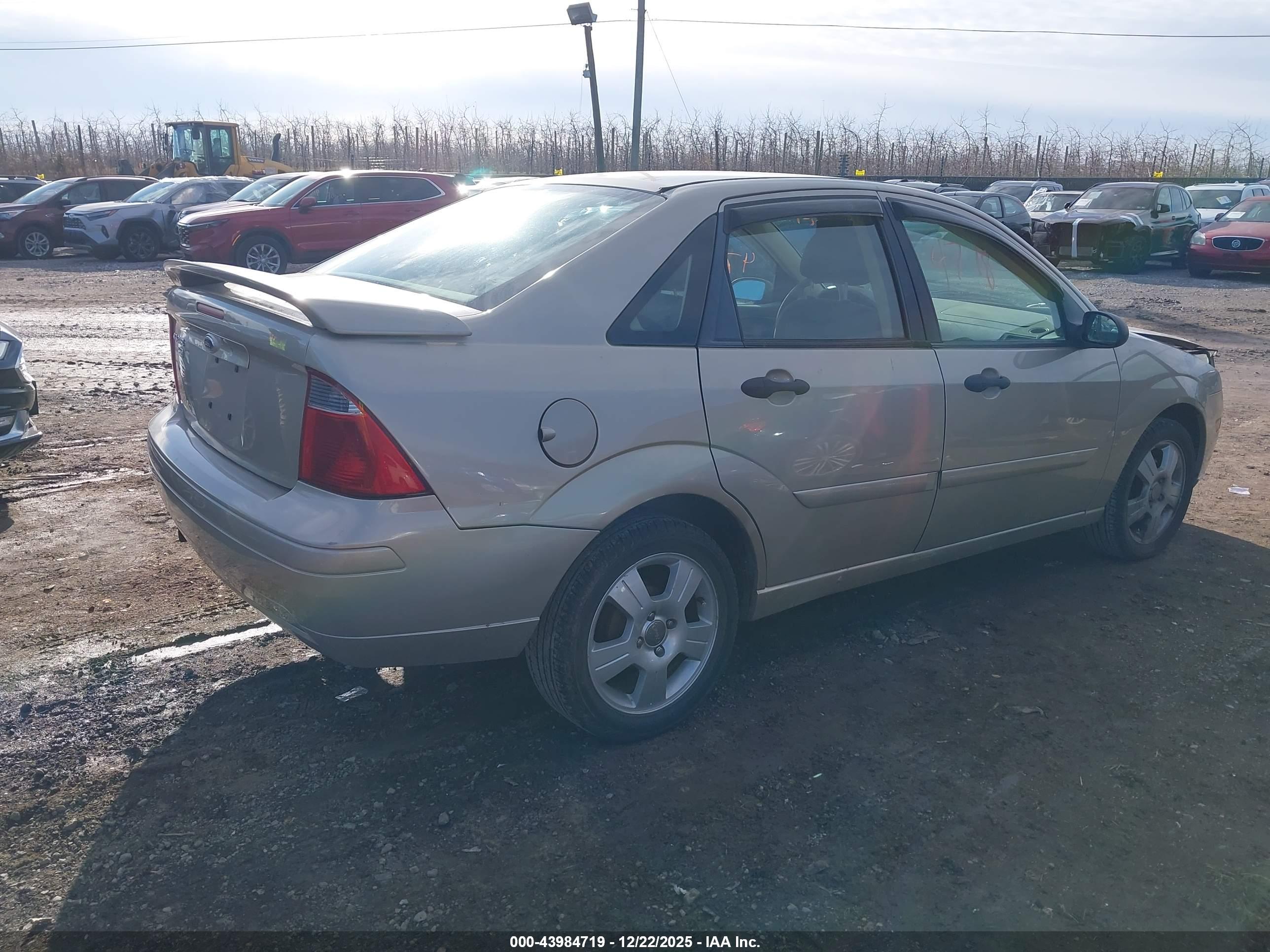 FORD FOCUS image 4