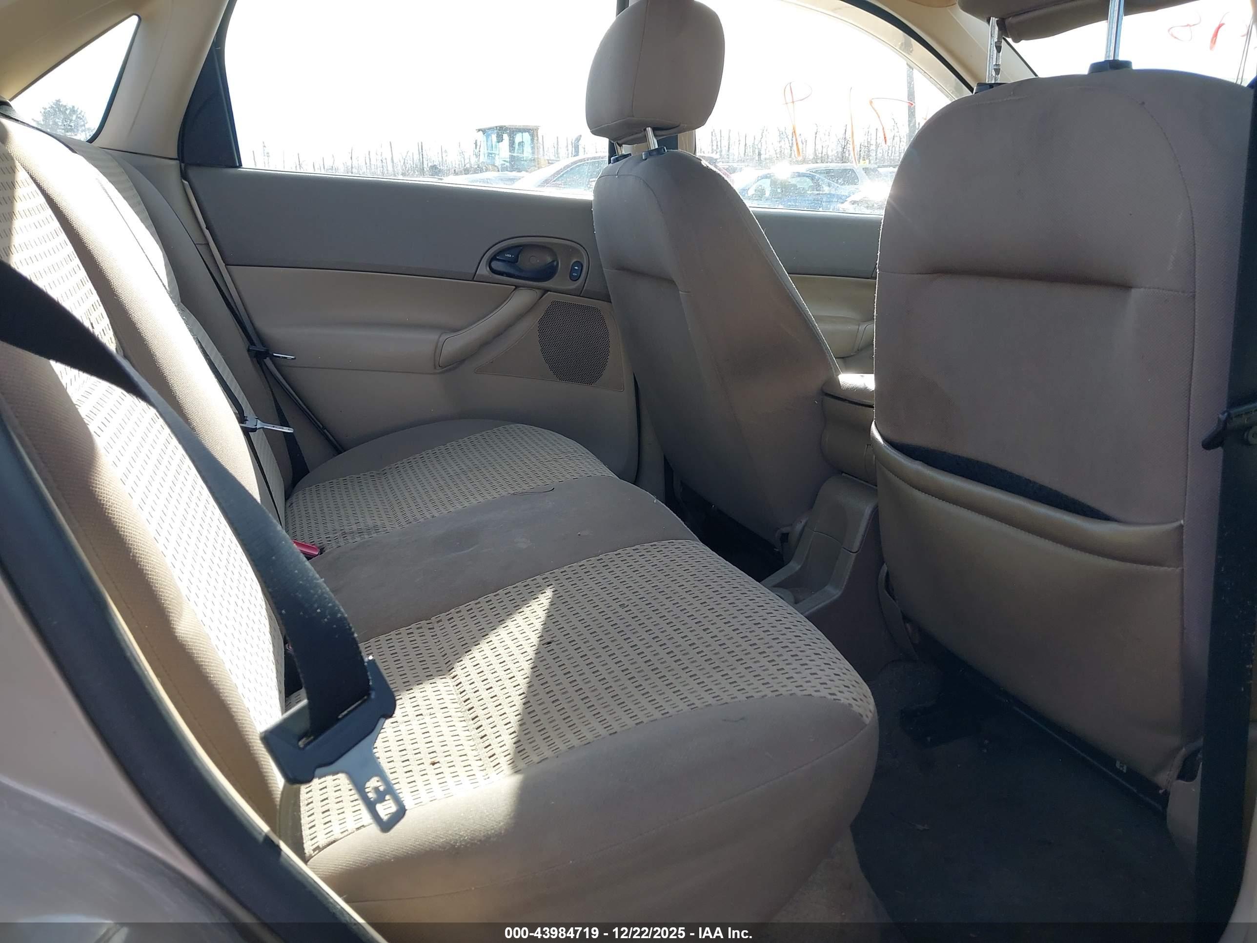FORD FOCUS image 8