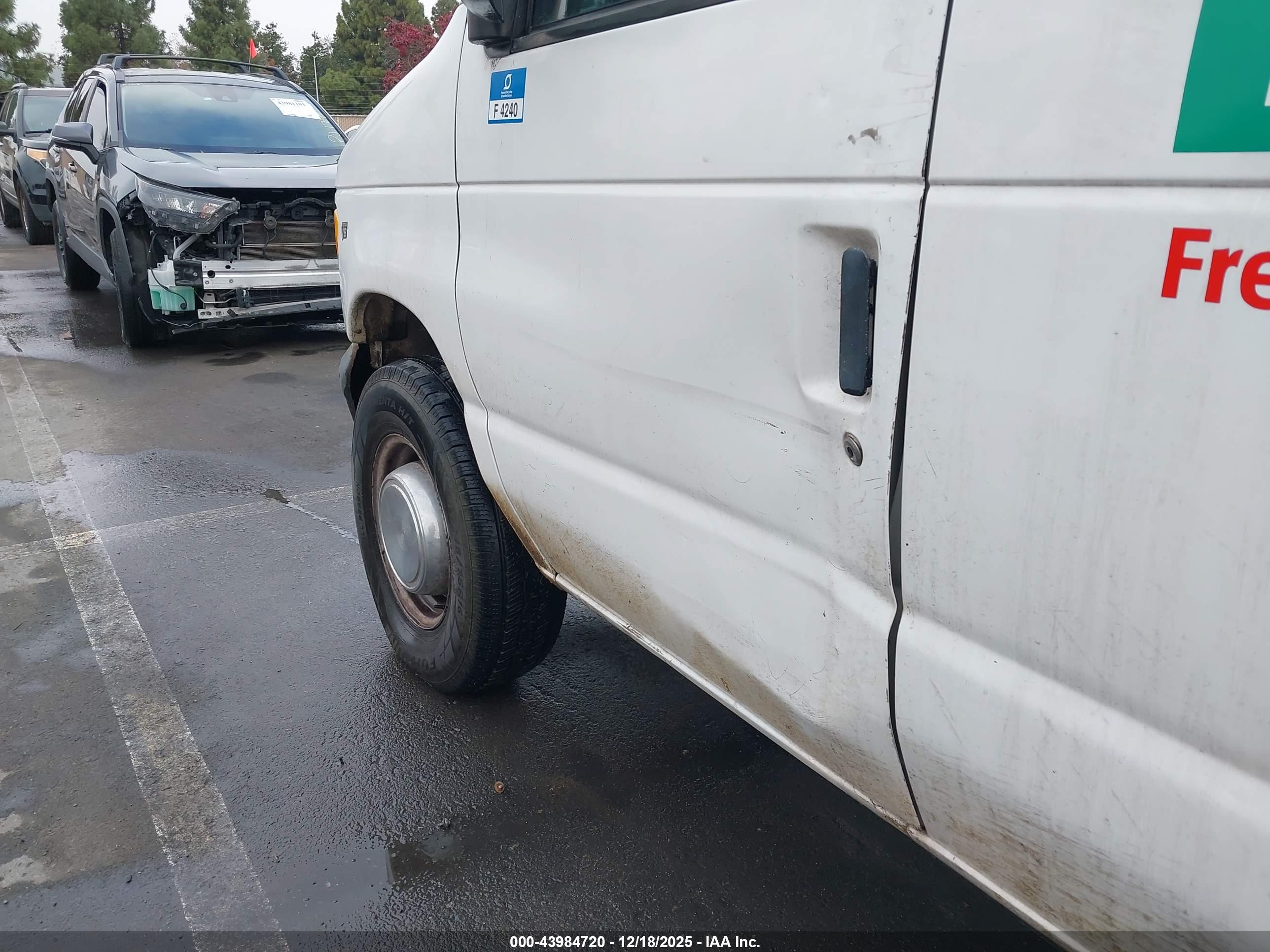 FORD E-350 image 6