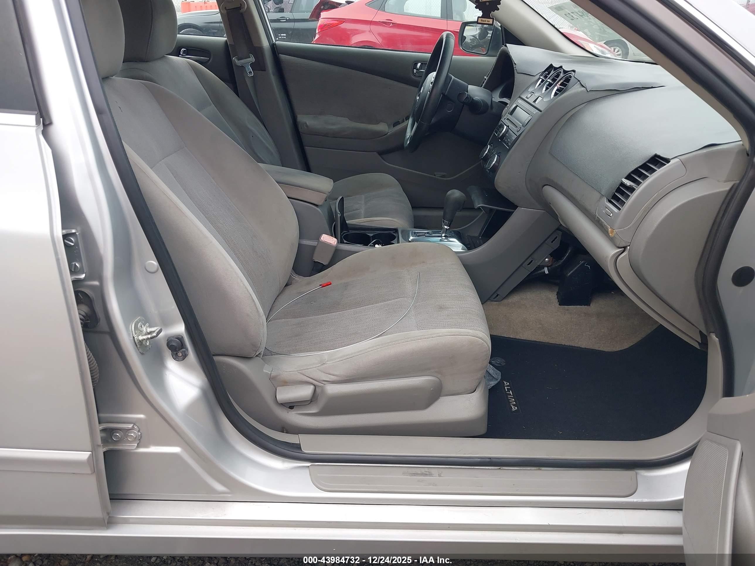NISSAN ALTIMA image 5