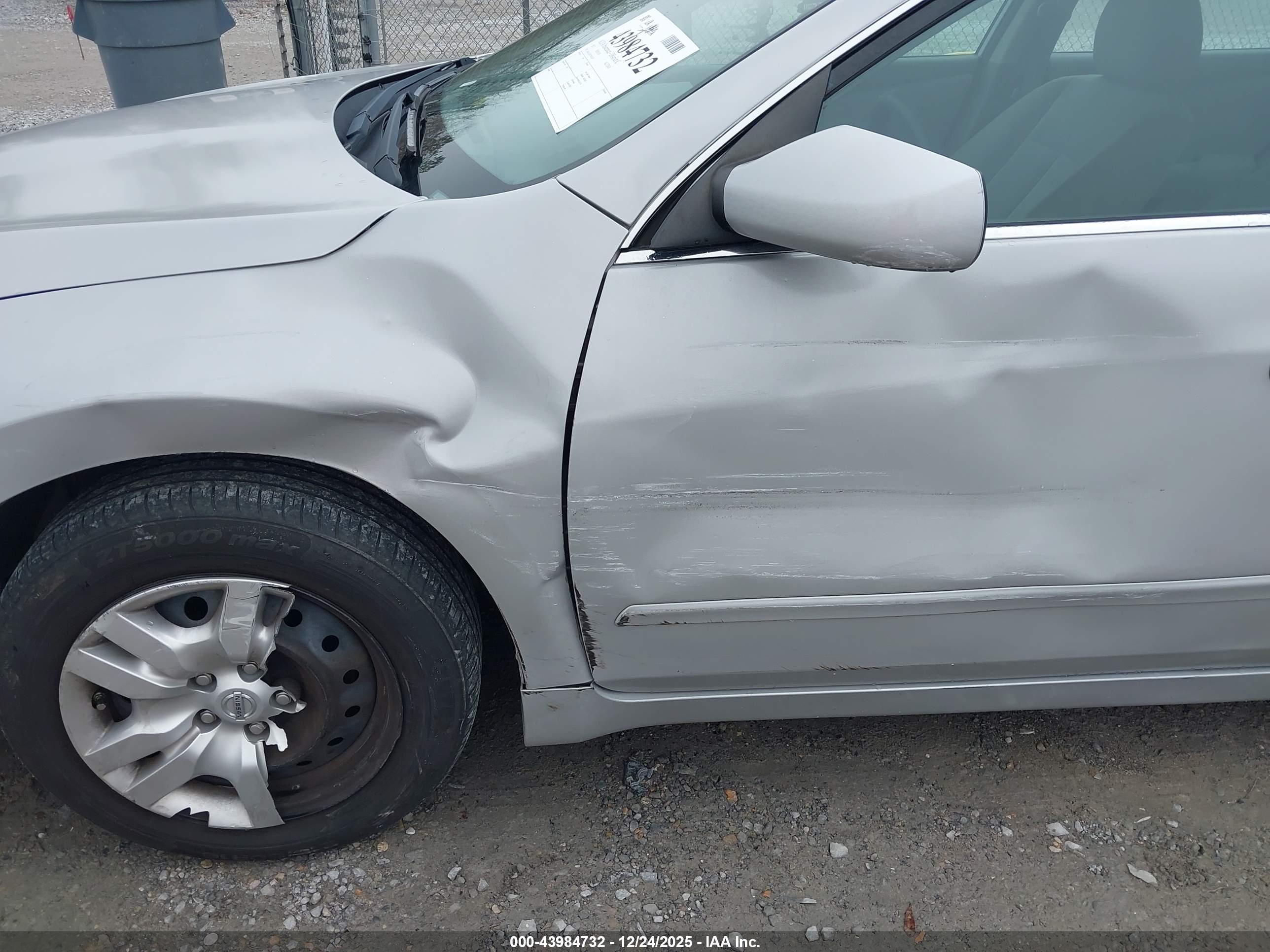 NISSAN ALTIMA image 6