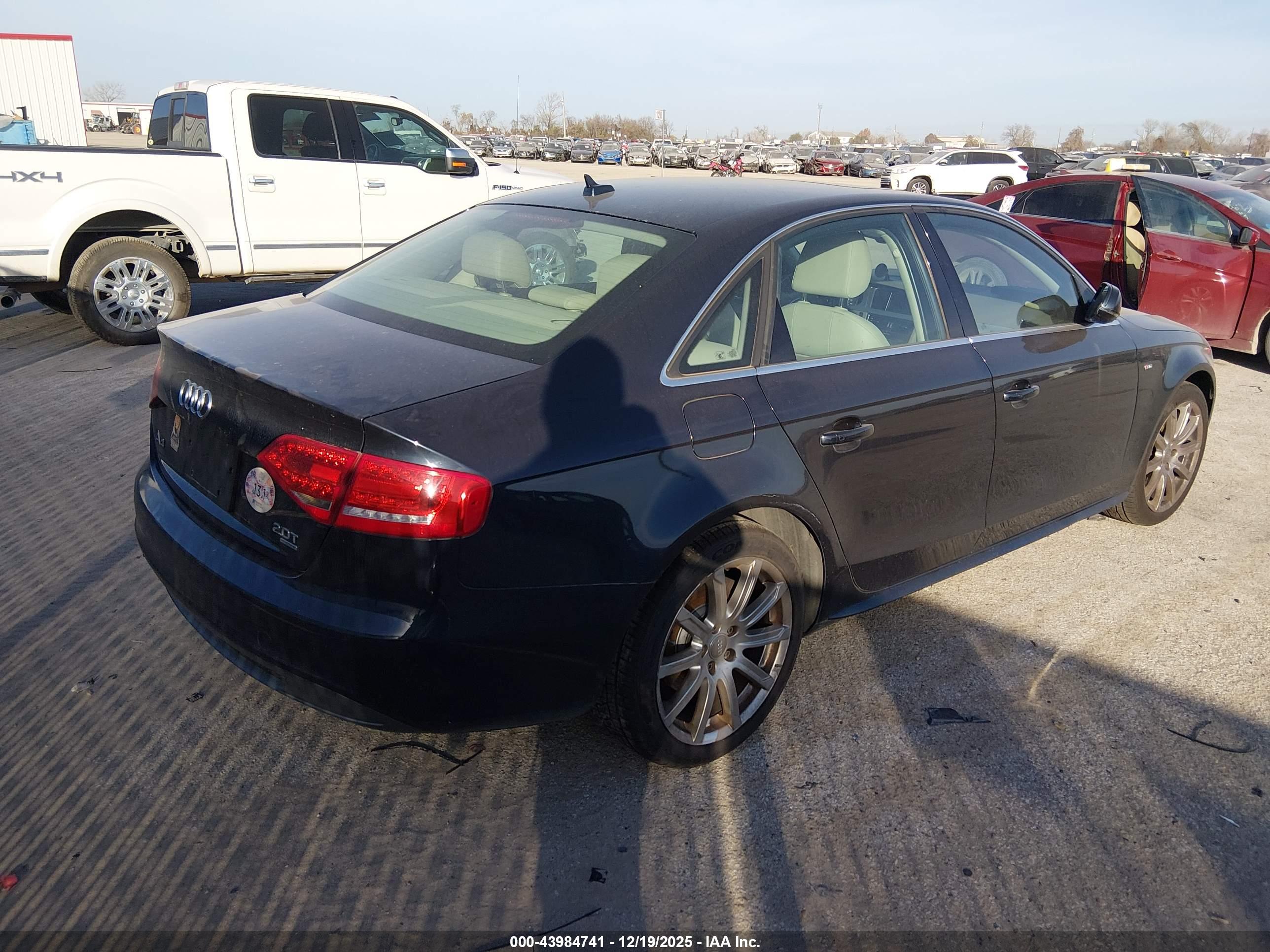 AUDI A4 image 4
