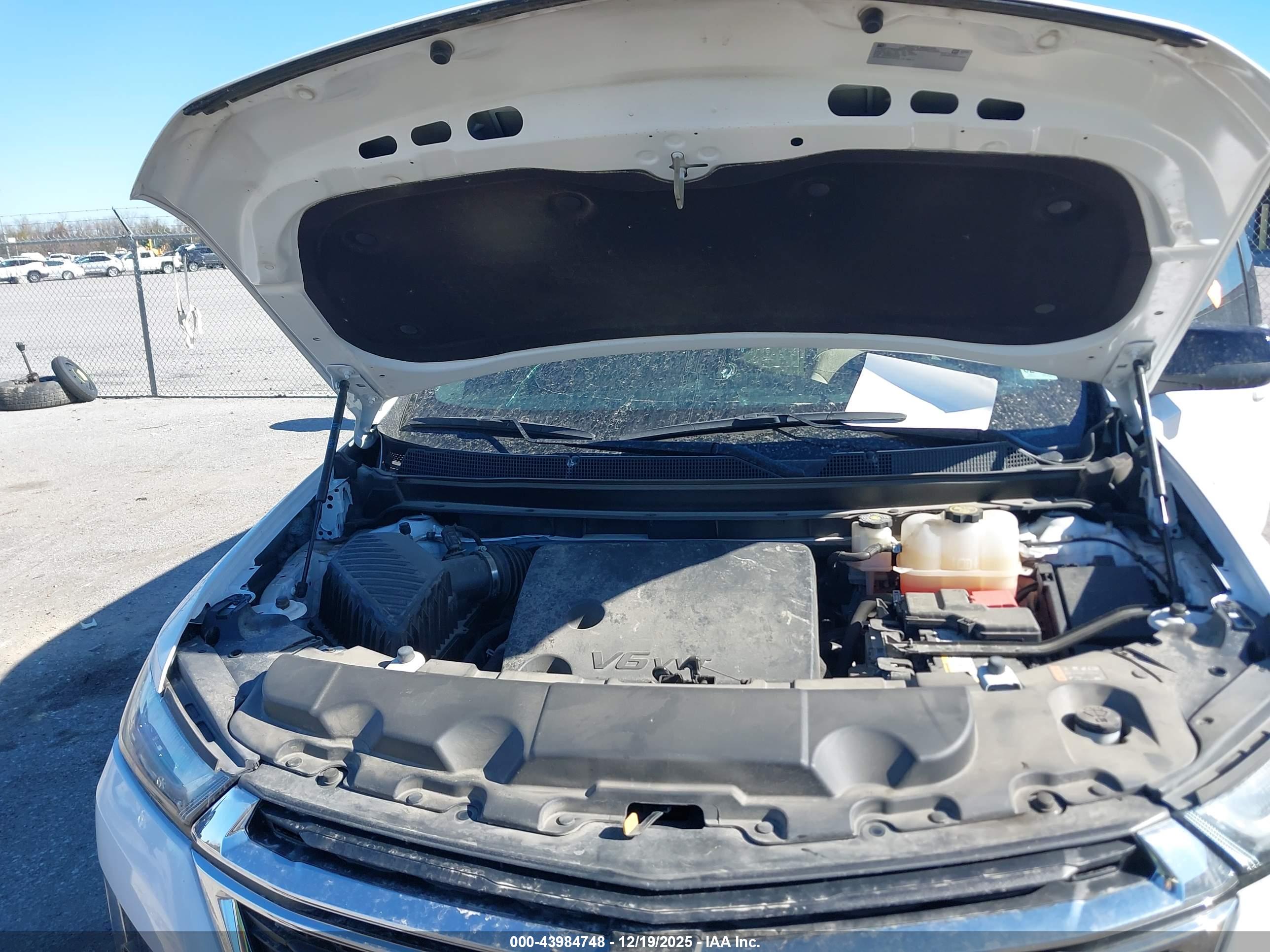 CHEVROLET TRAVERSE image 10