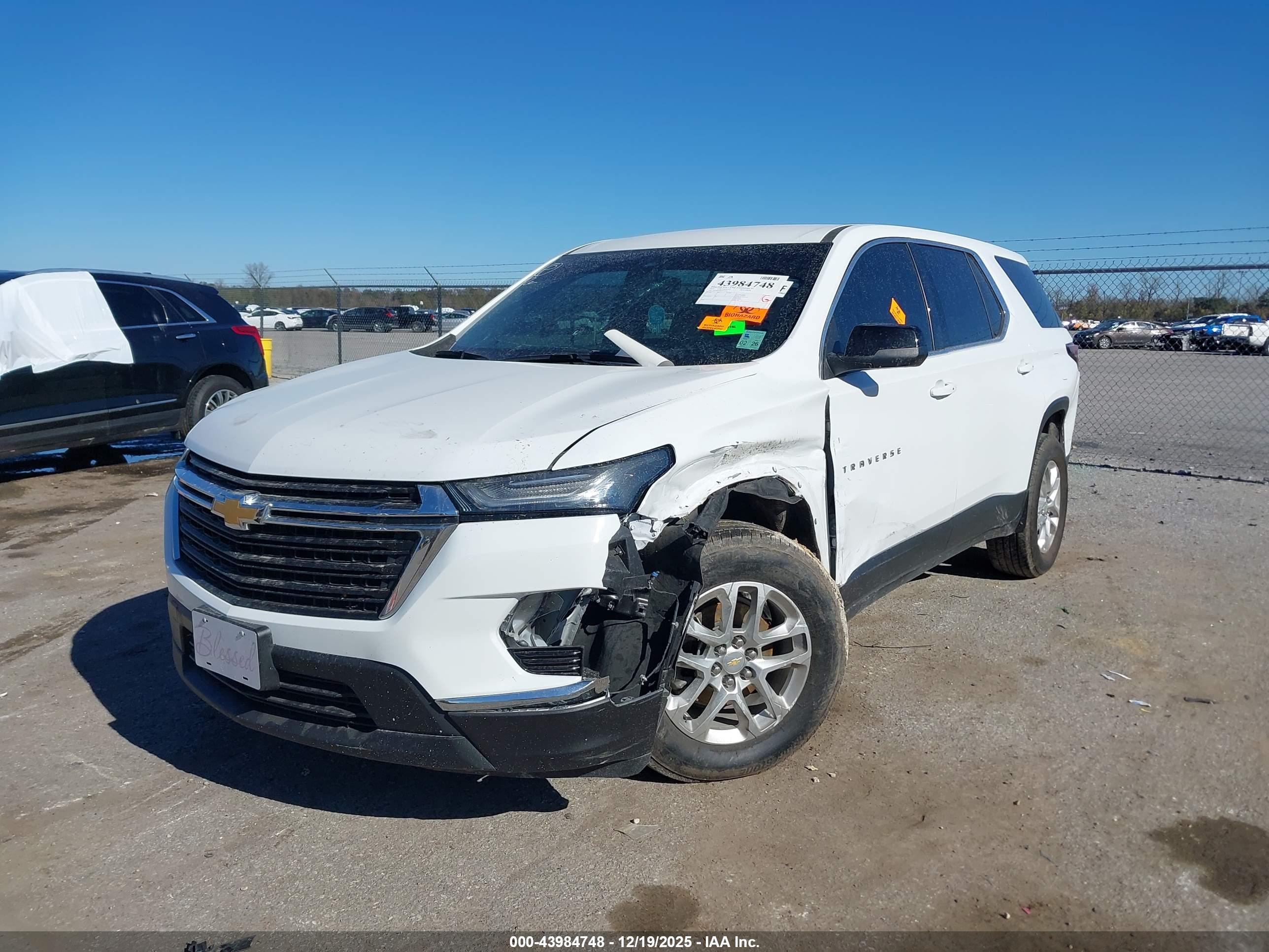 CHEVROLET TRAVERSE image 2