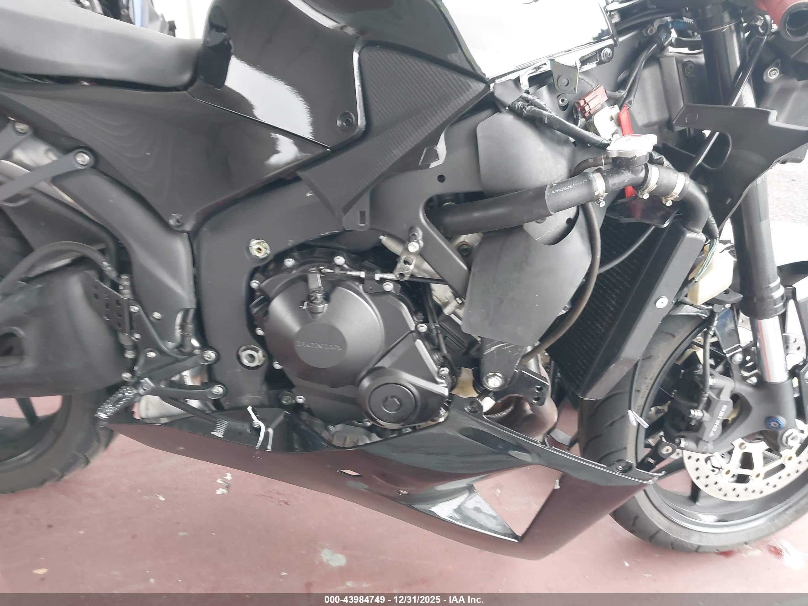 HONDA CBR600 image 8