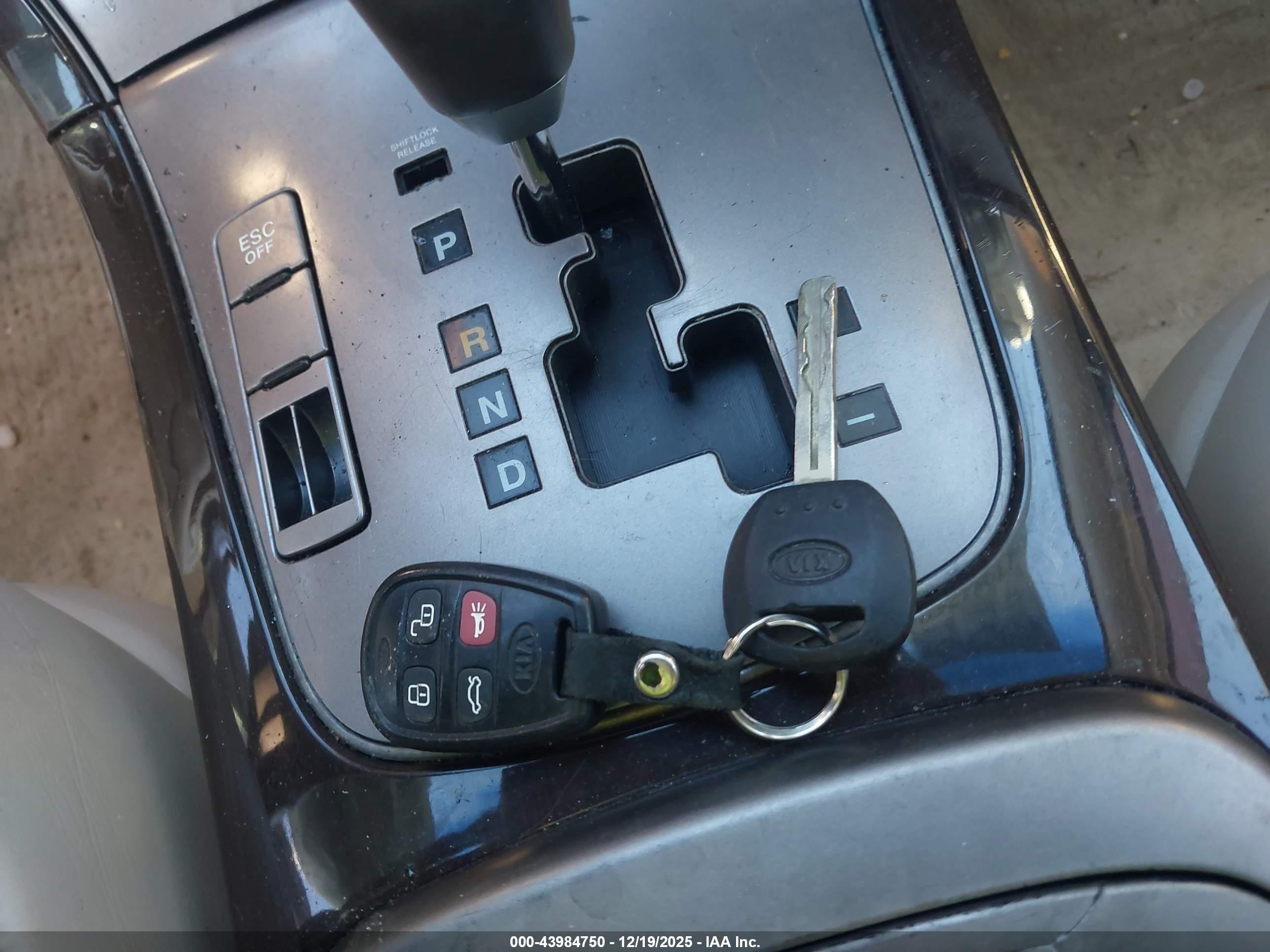 KIA AMANTI image 11