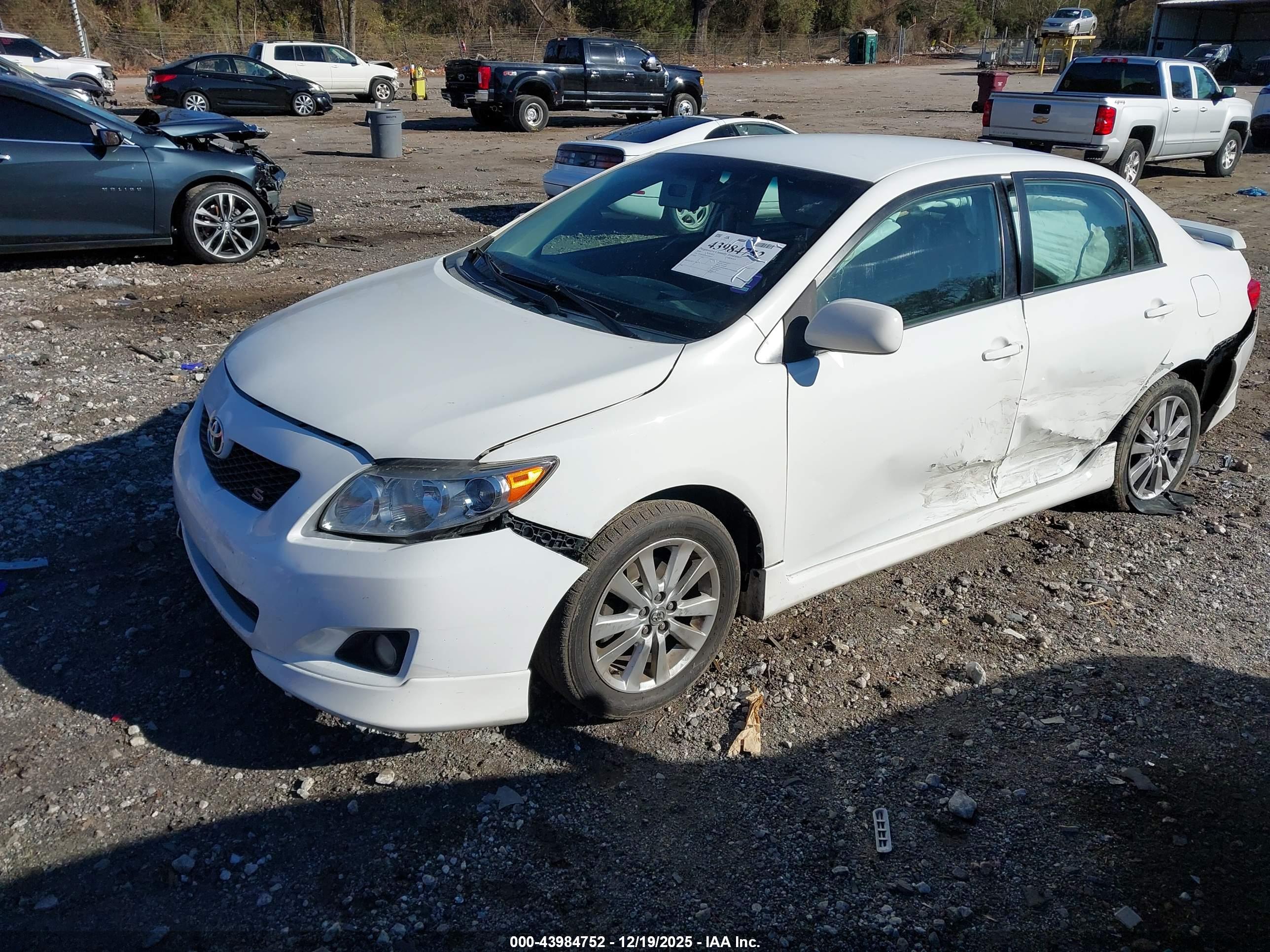 TOYOTA COROLLA image 2