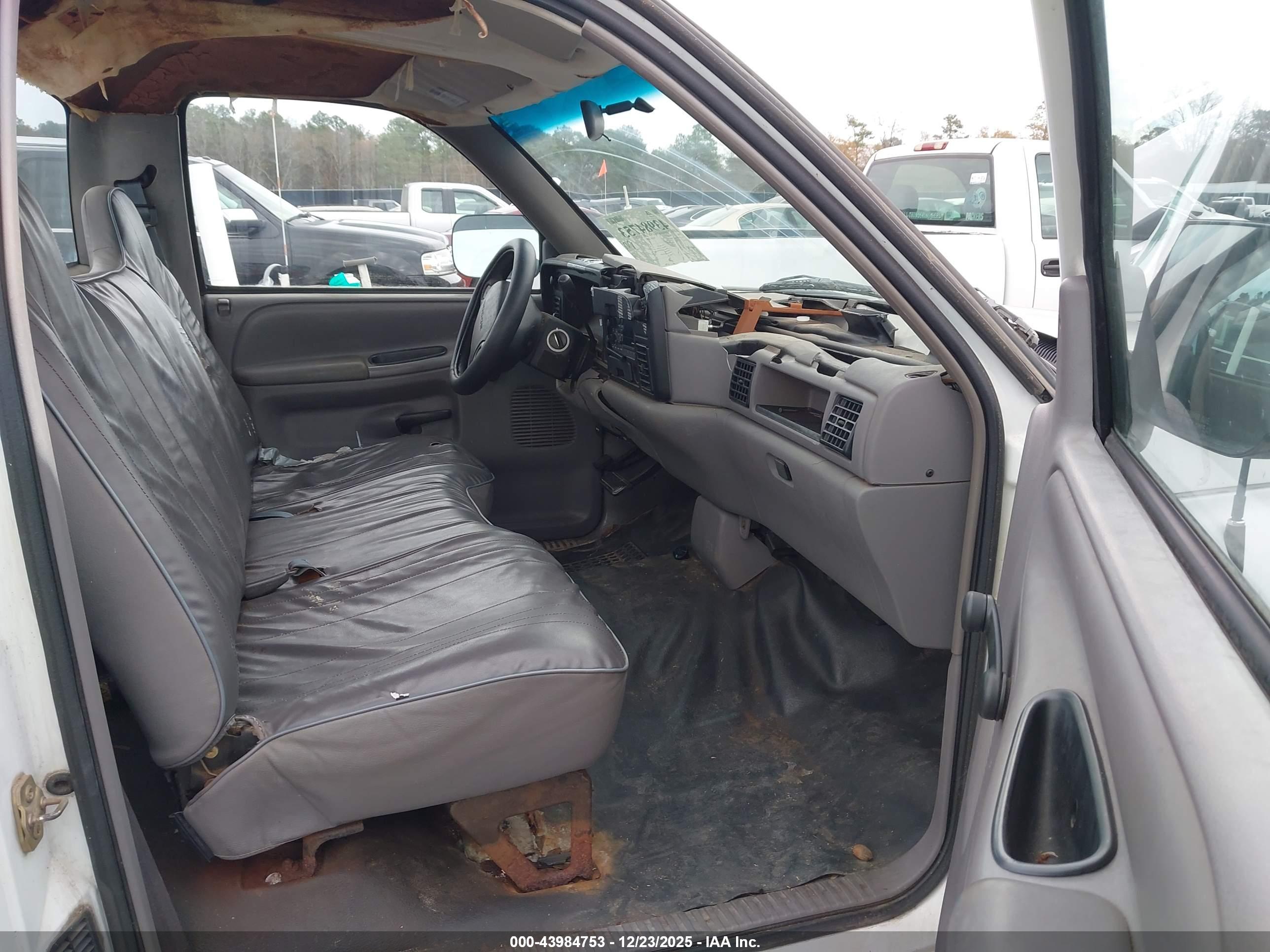DODGE RAM image 5