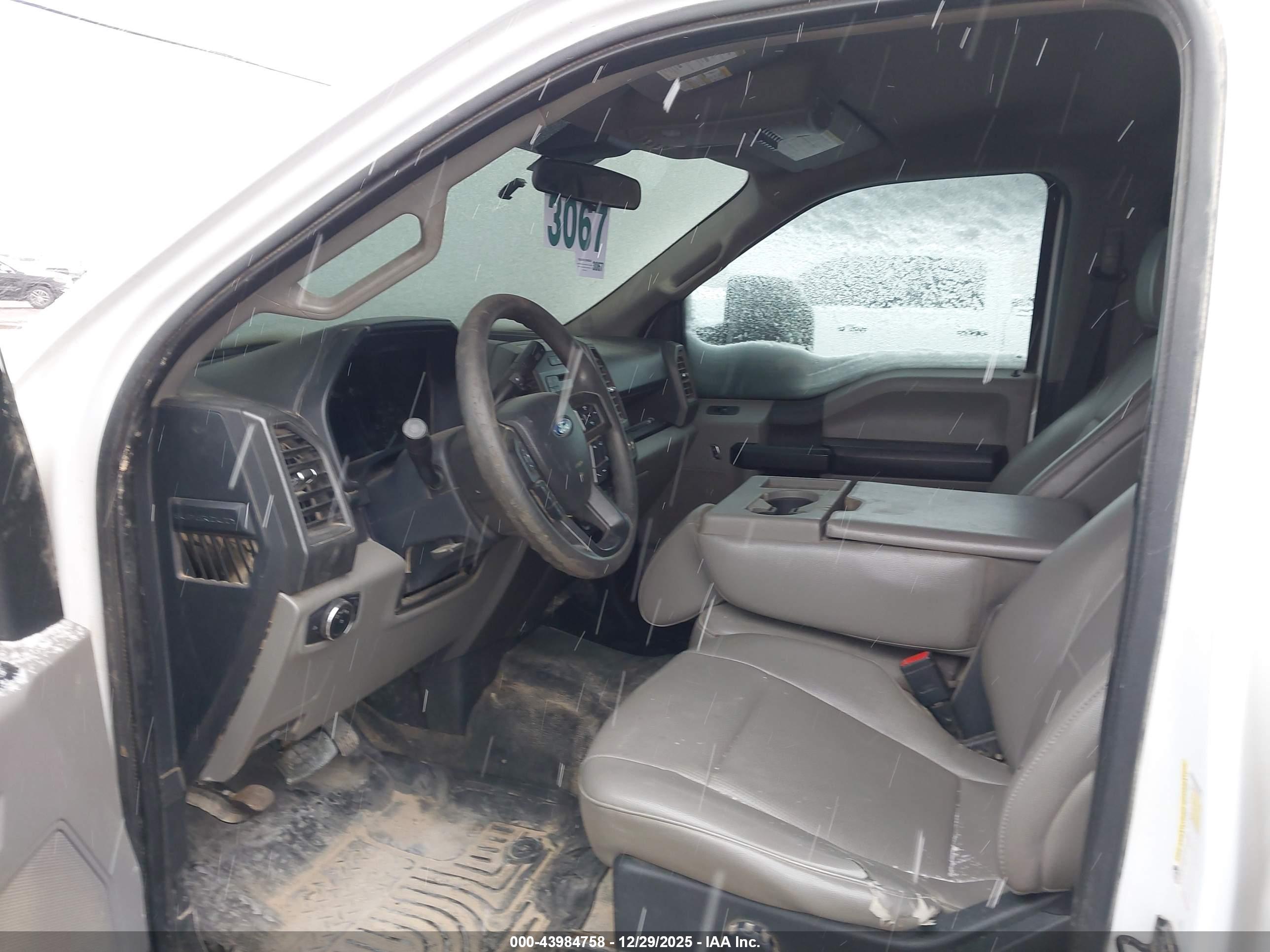 FORD F-250 image 8