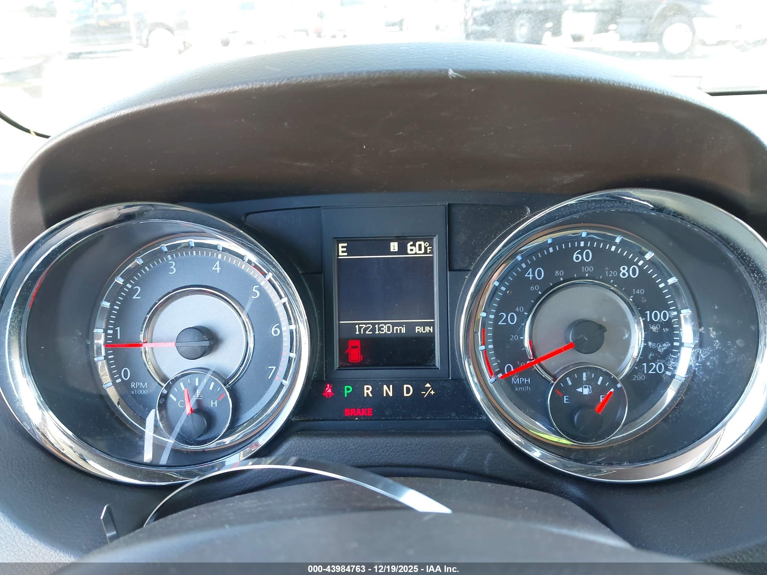 CHRYSLER TOWN image 7