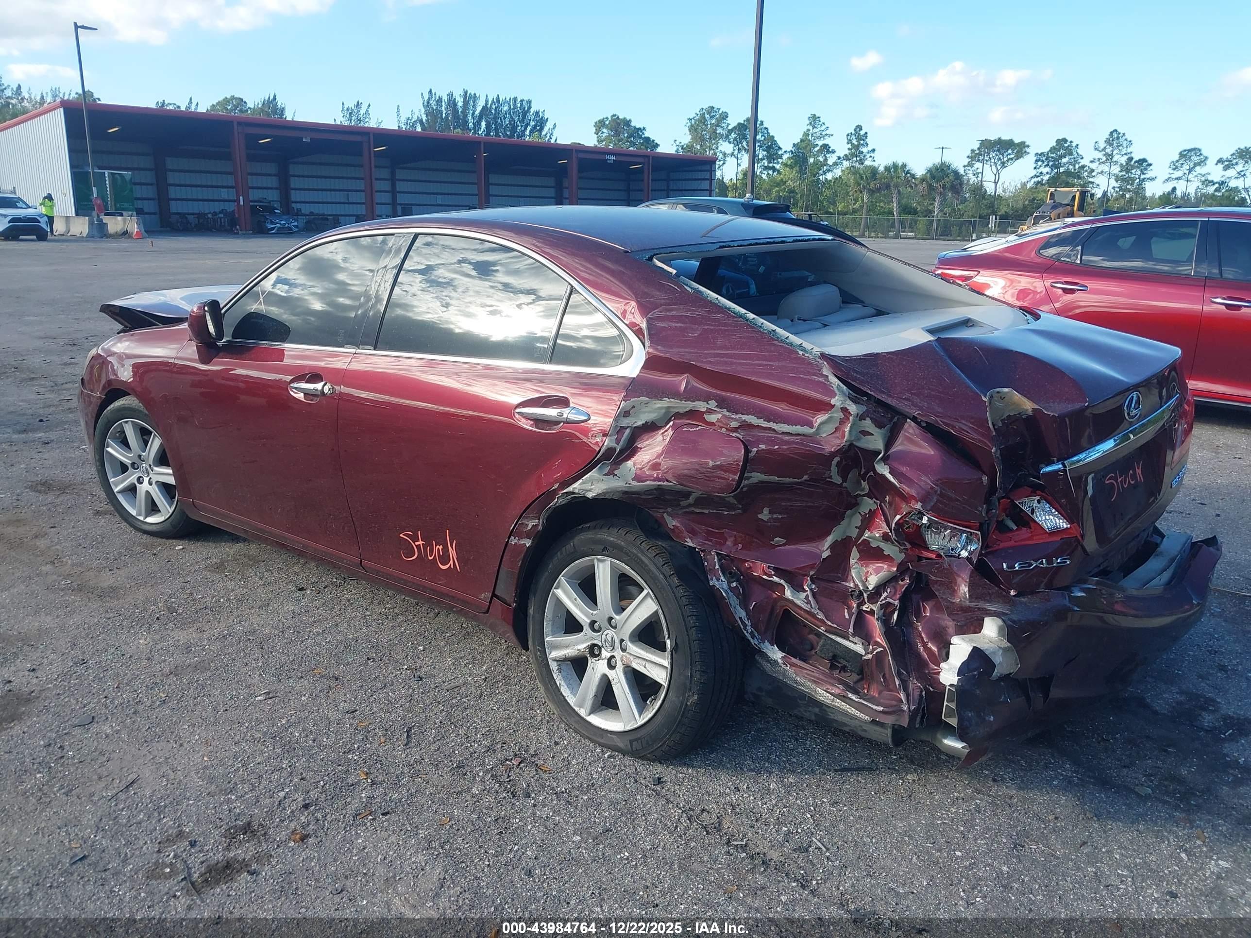 LEXUS ES image 3